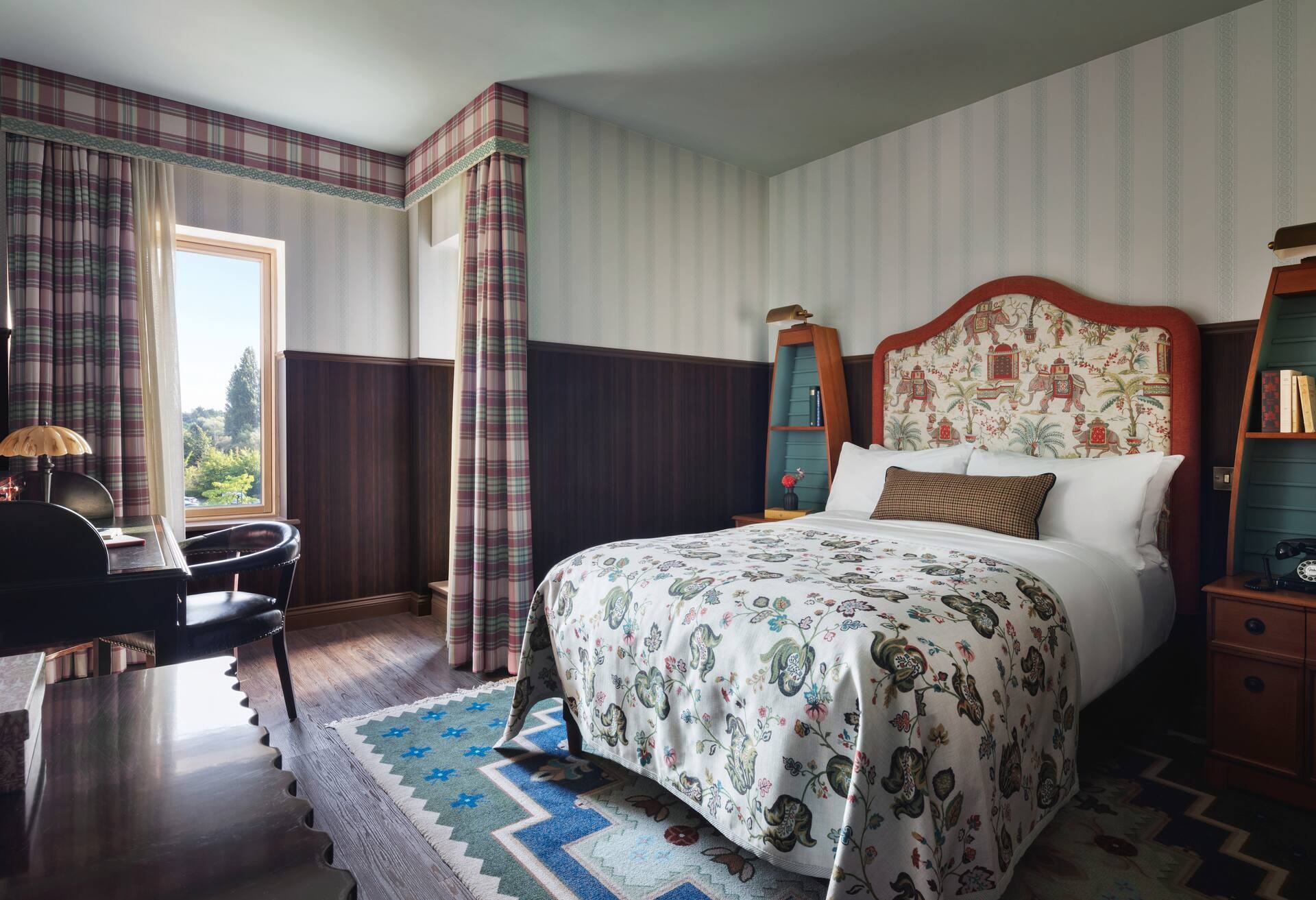 King Graduate Premium Room