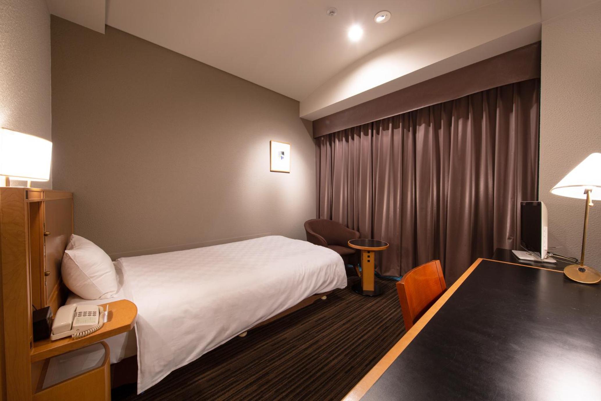 Standard Small Double Room ( 2pax ) - Smoking