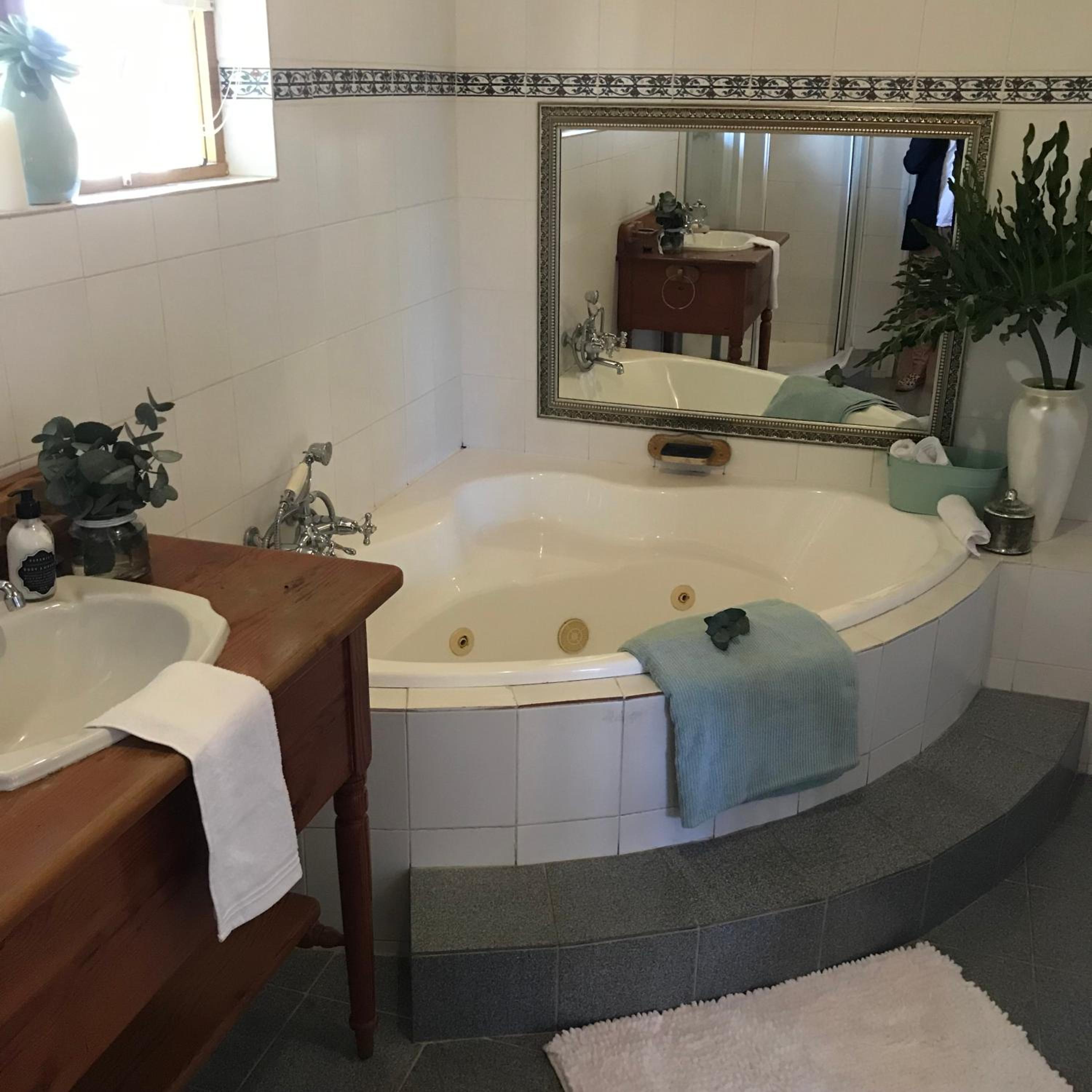 Double Room with Spa Bath photo 2