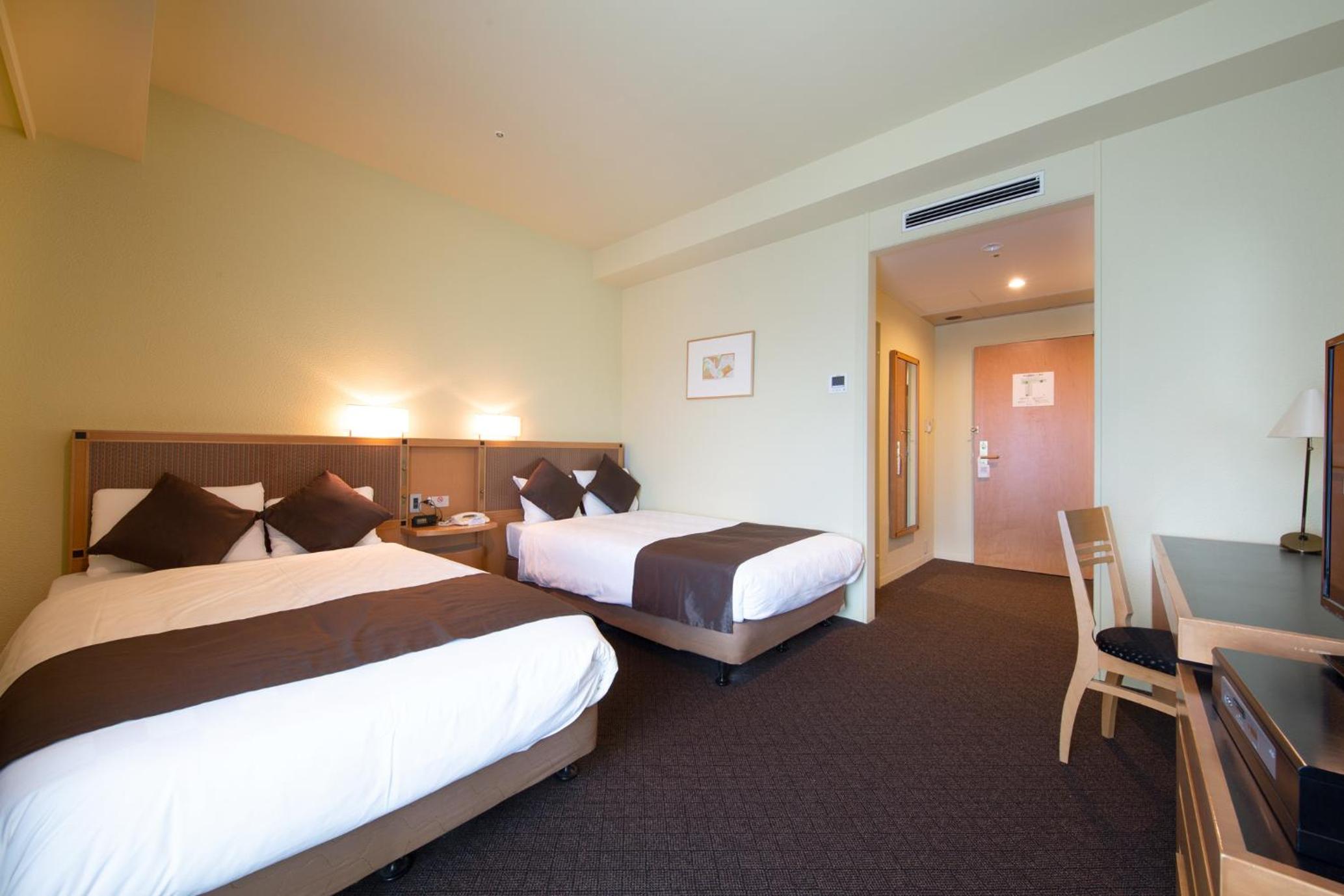 Premium Twin Room - Non-Smoking