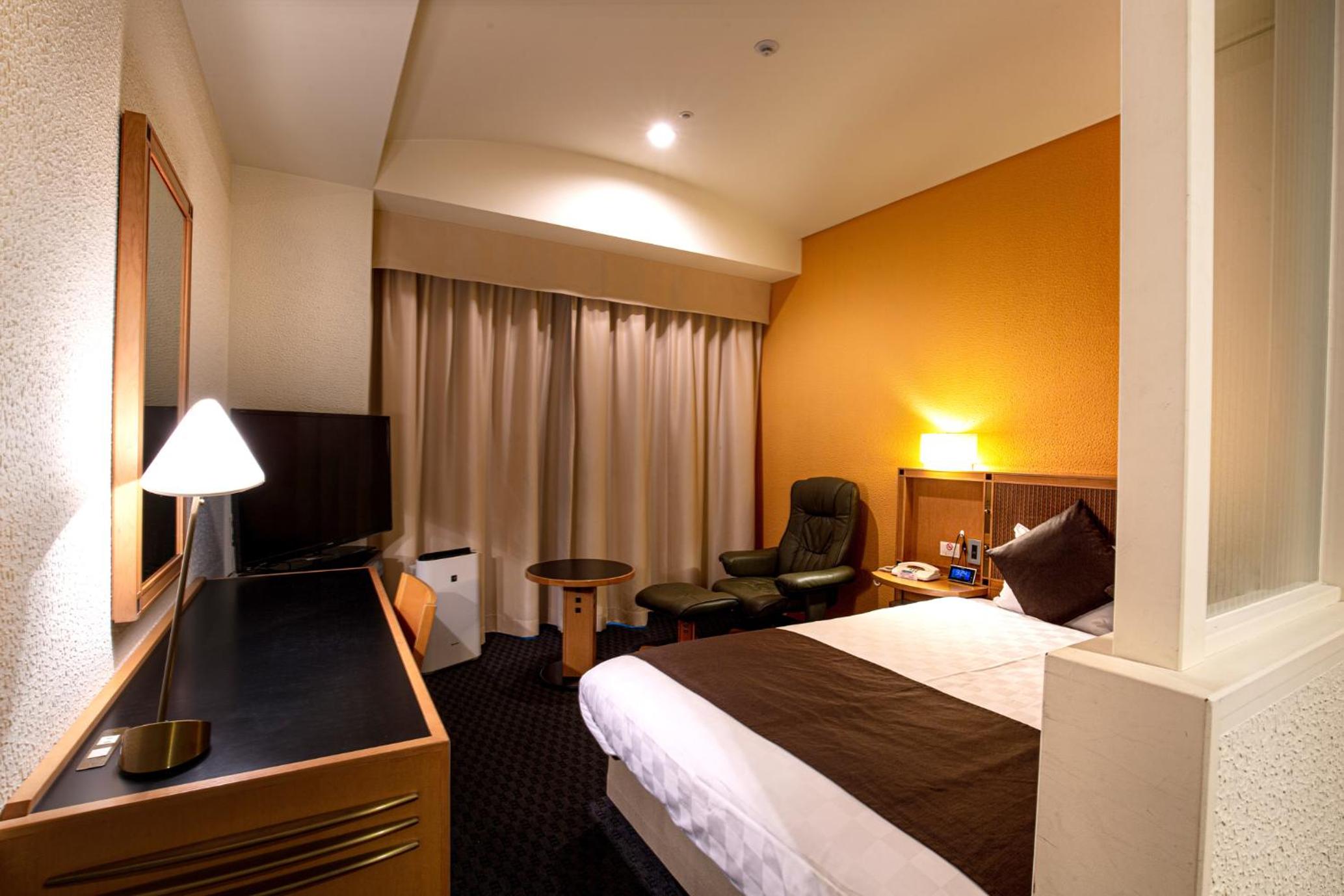 Premium Deluxe Single Room - Smoking
