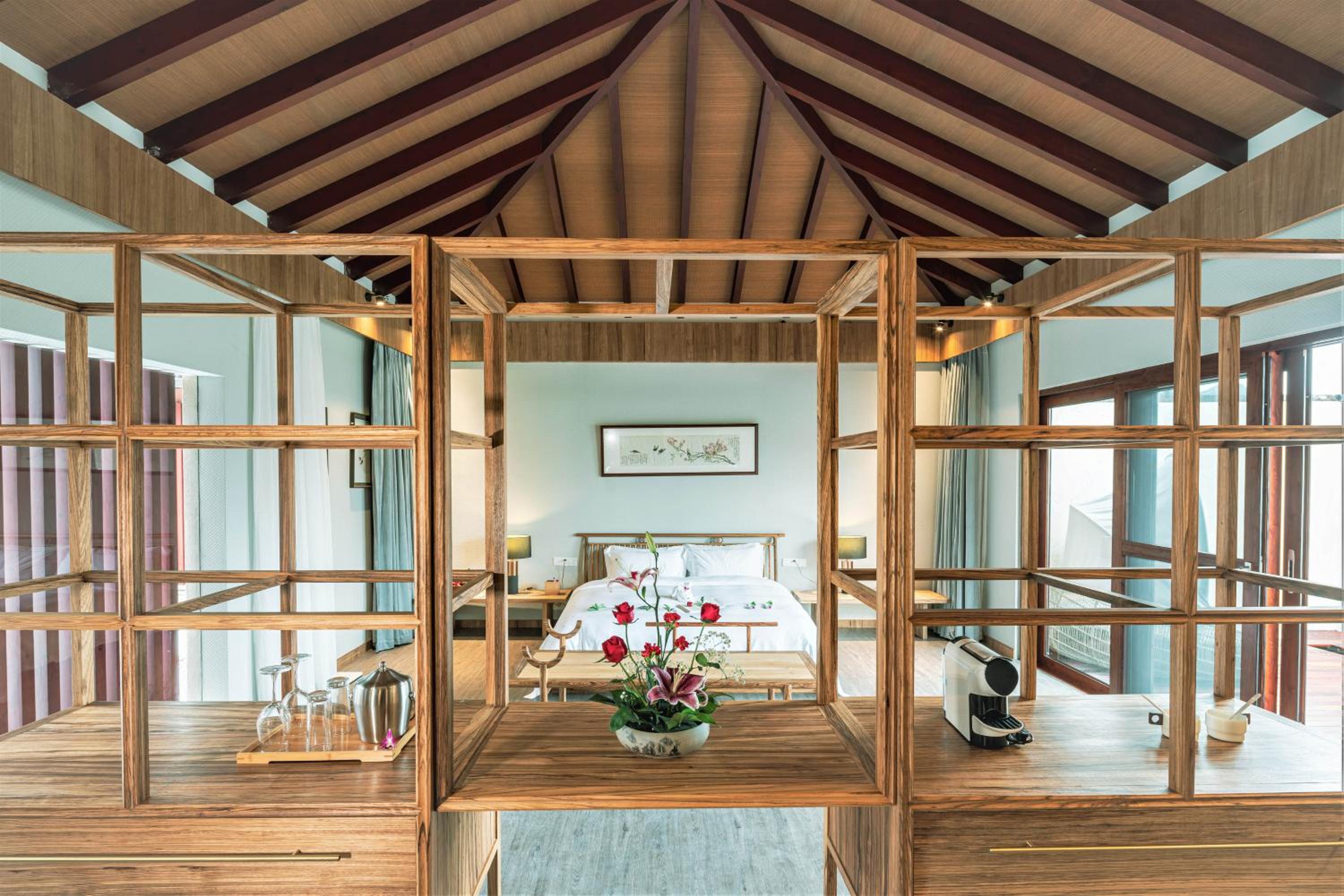 Courtyard Room - Frontside with free pick up service photo 3