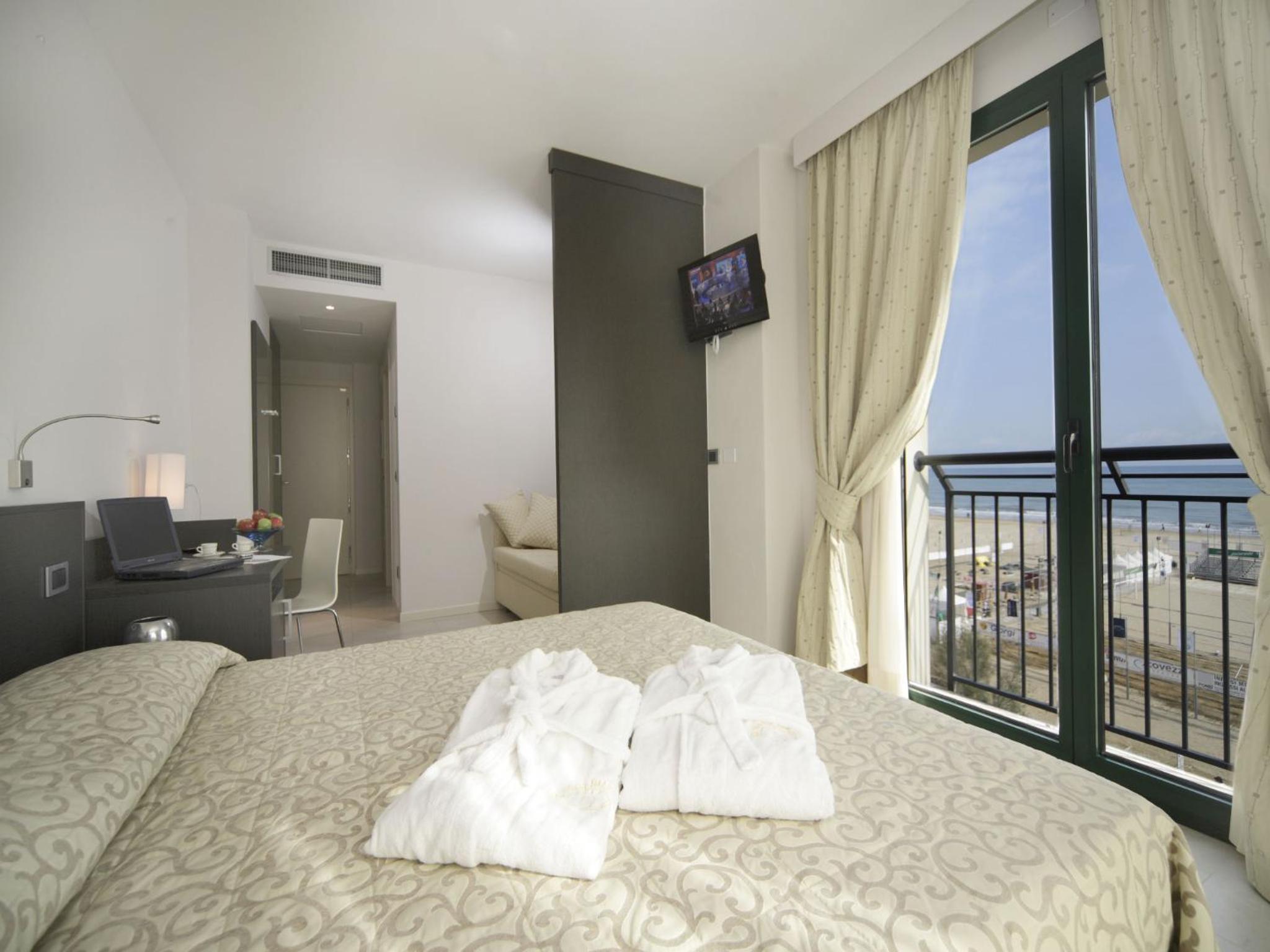 Superior Family Room (2 Adults + 2 Children)