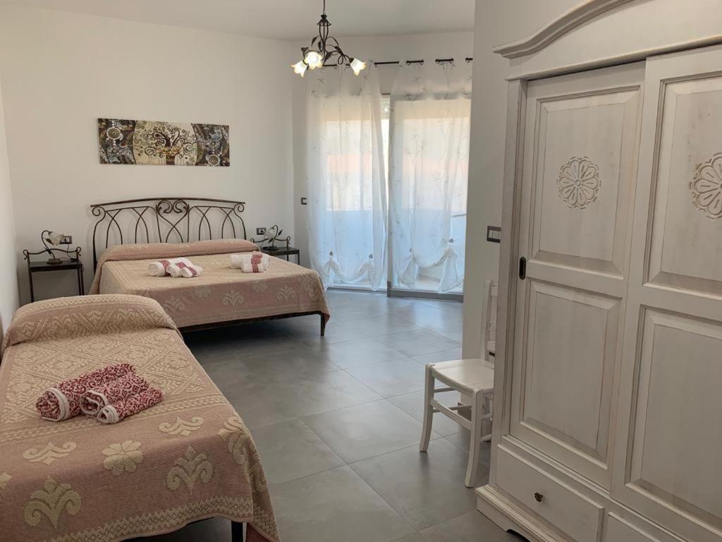Triple Room with Balcony - Photo 10