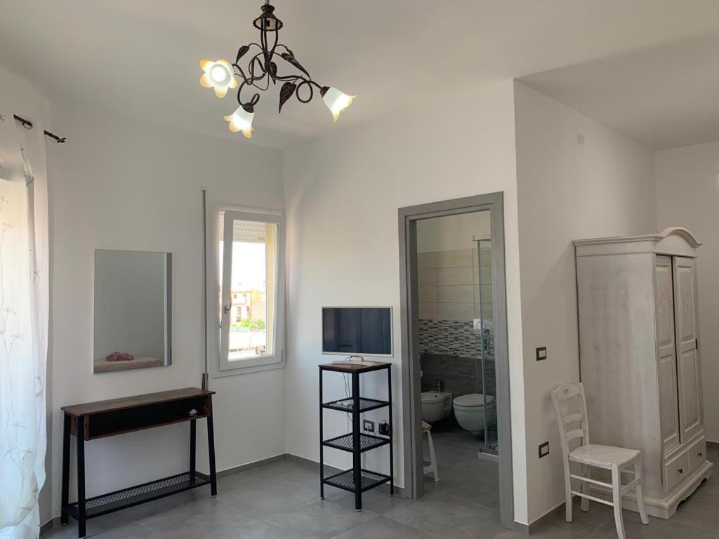 Triple Room with Balcony - Photo 8