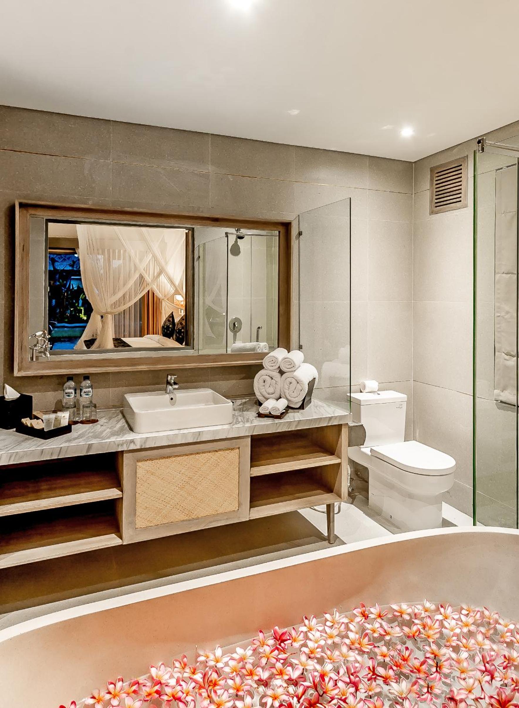 Grand Premiere Room Garden View with Lunch or Dinner and Shuttle Denpasar - Candidasa - Denpasar - Photo 2