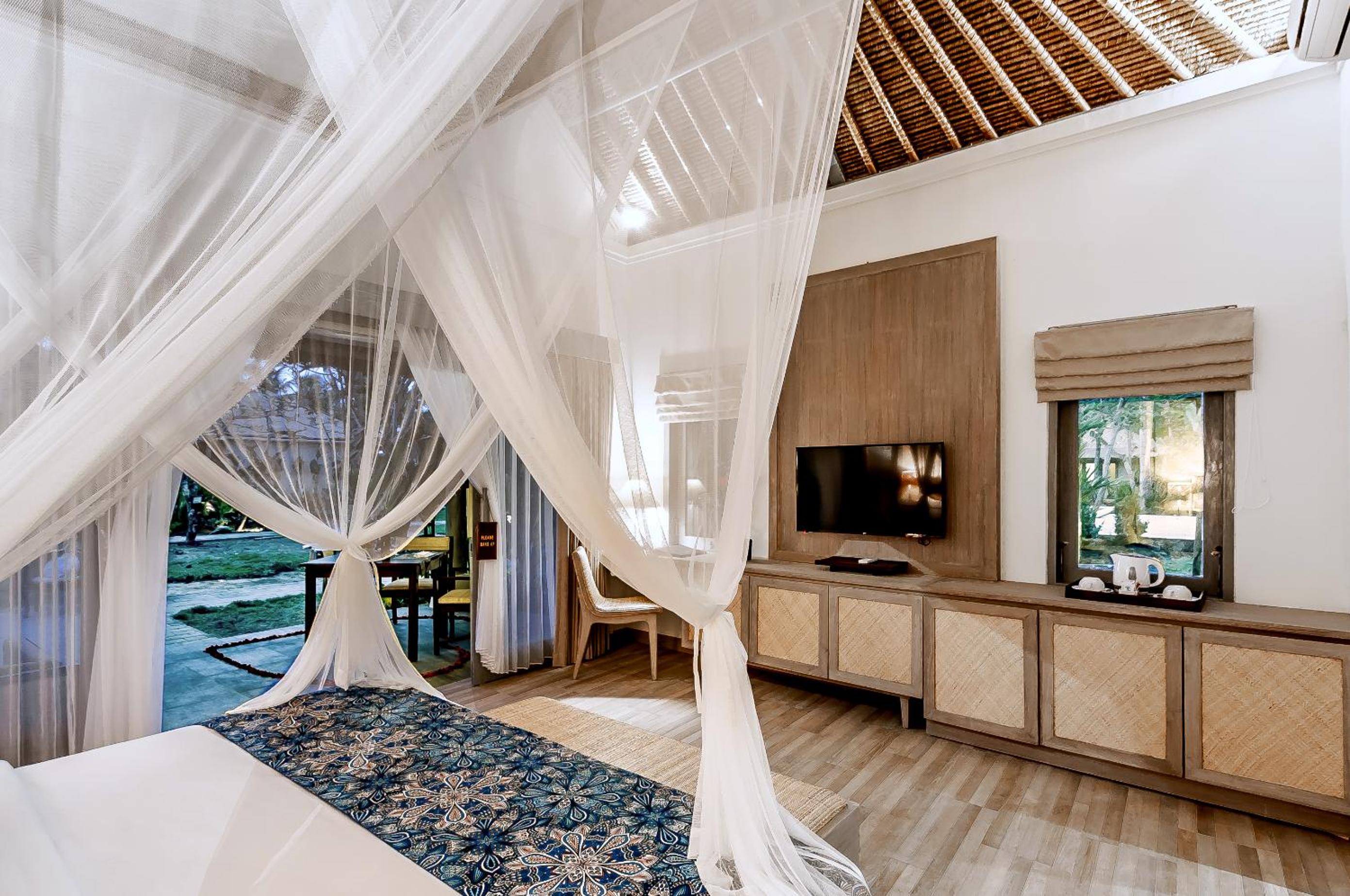 Grand Premiere Room Garden View with Lunch or Dinner and Shuttle Denpasar - Candidasa - Denpasar - Photo 5