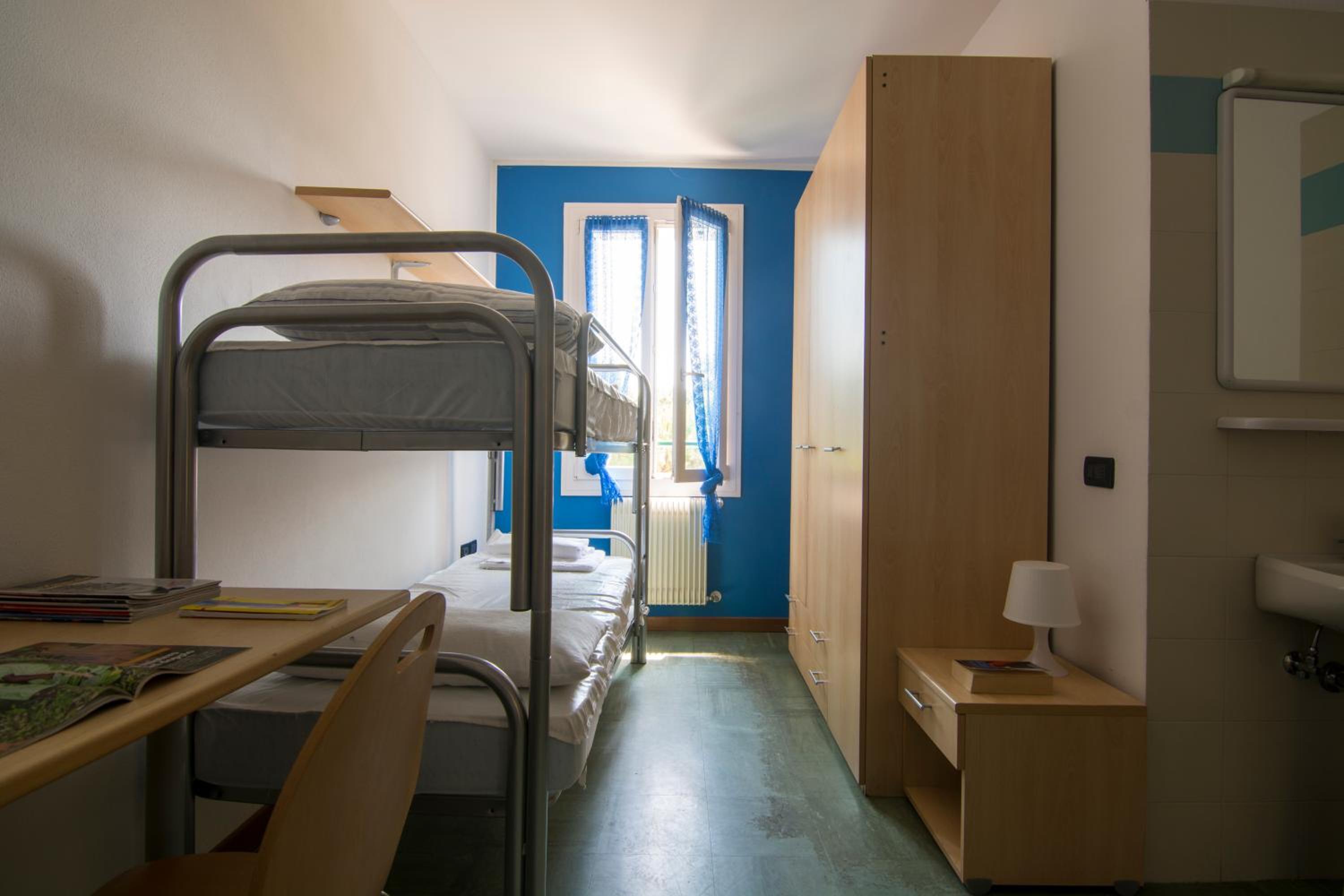 Quadruple Room with Shared Bathroom photo 1