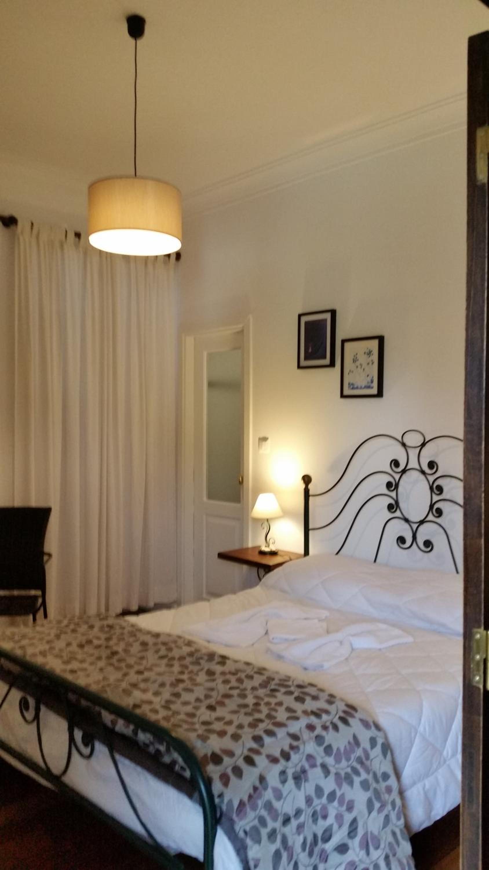 Double Room with Private Bathroom - Photo 2