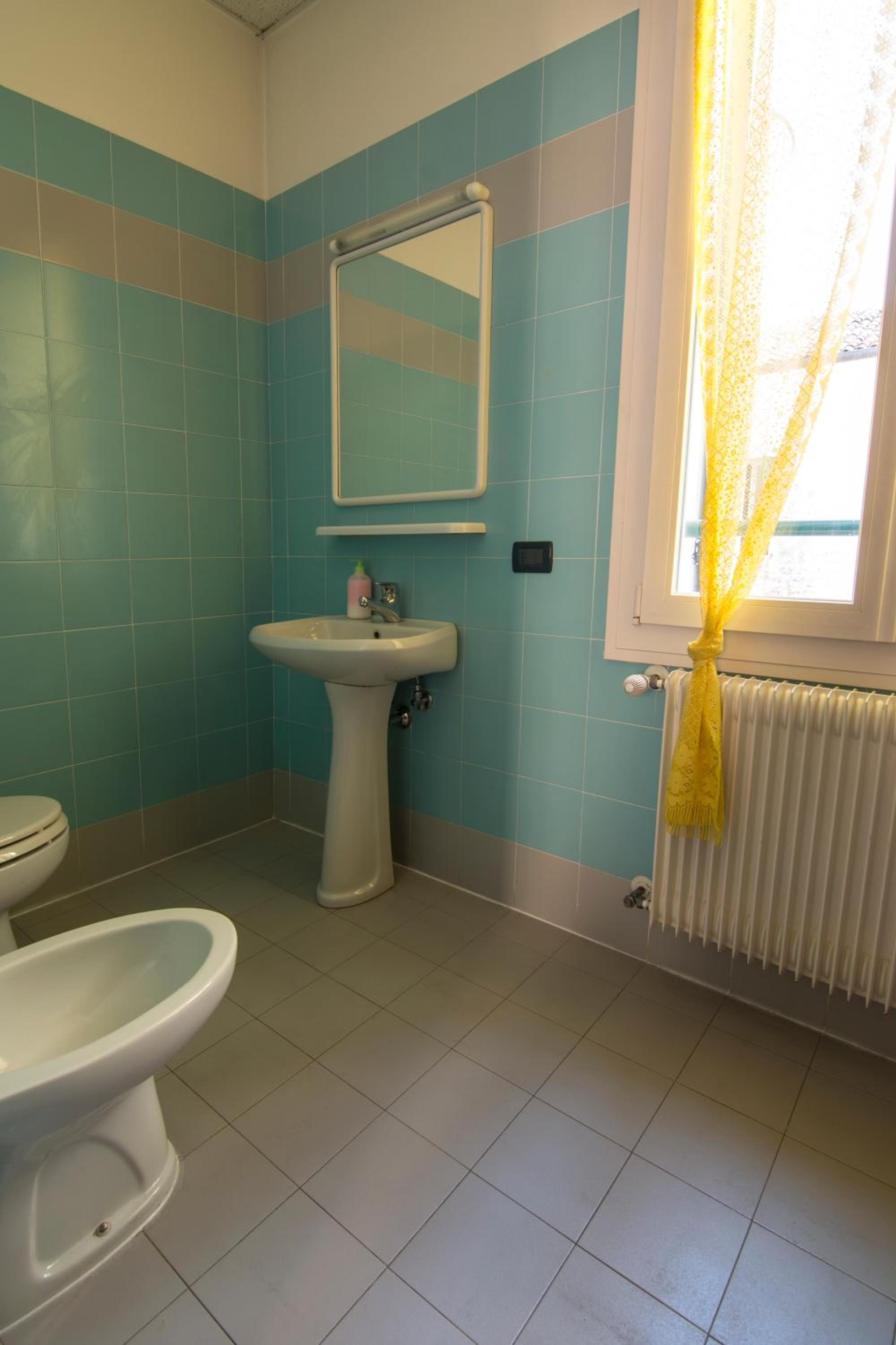 Family Room with Private Bathroom photo 2