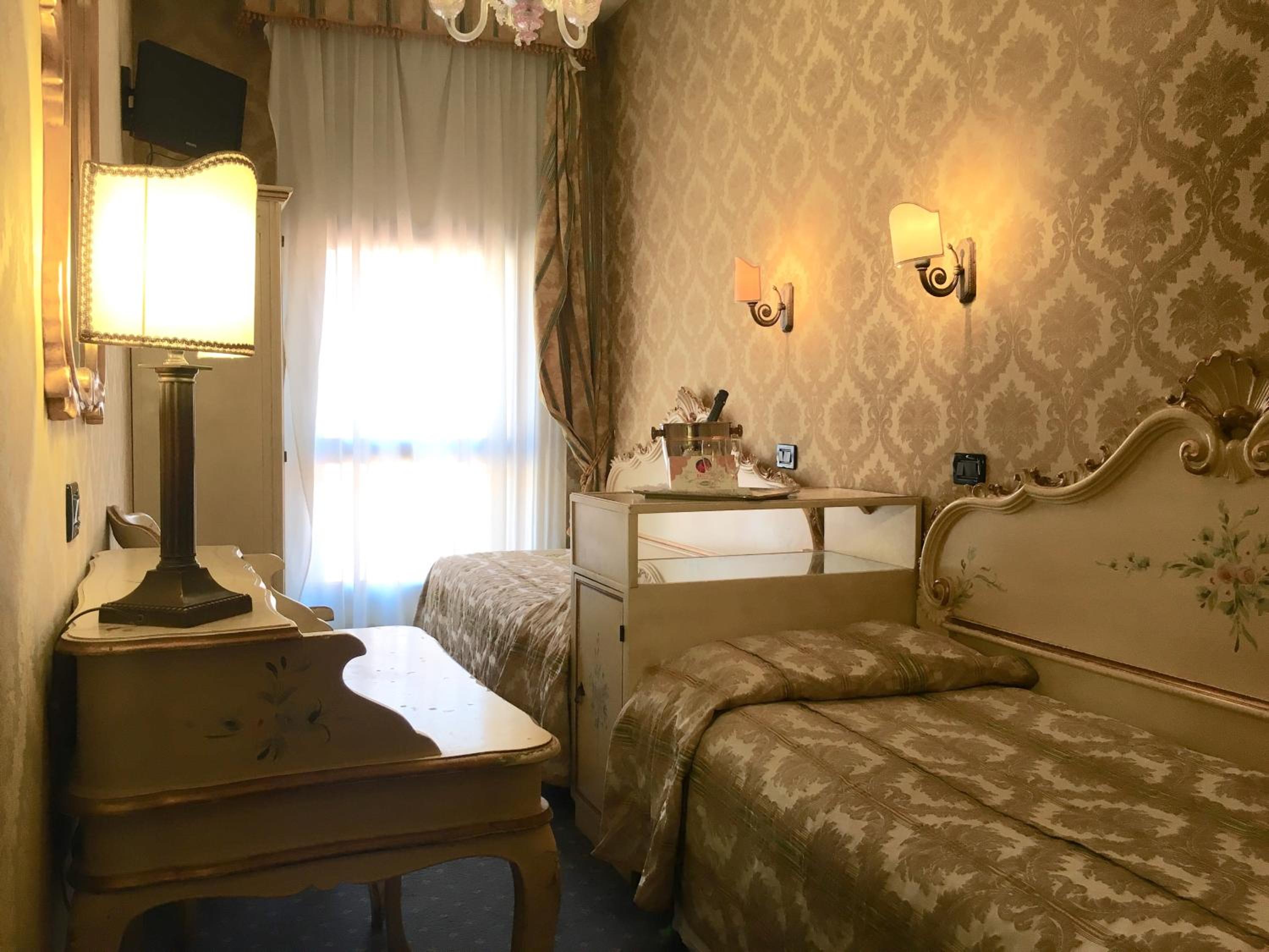 Twin Room photo 2