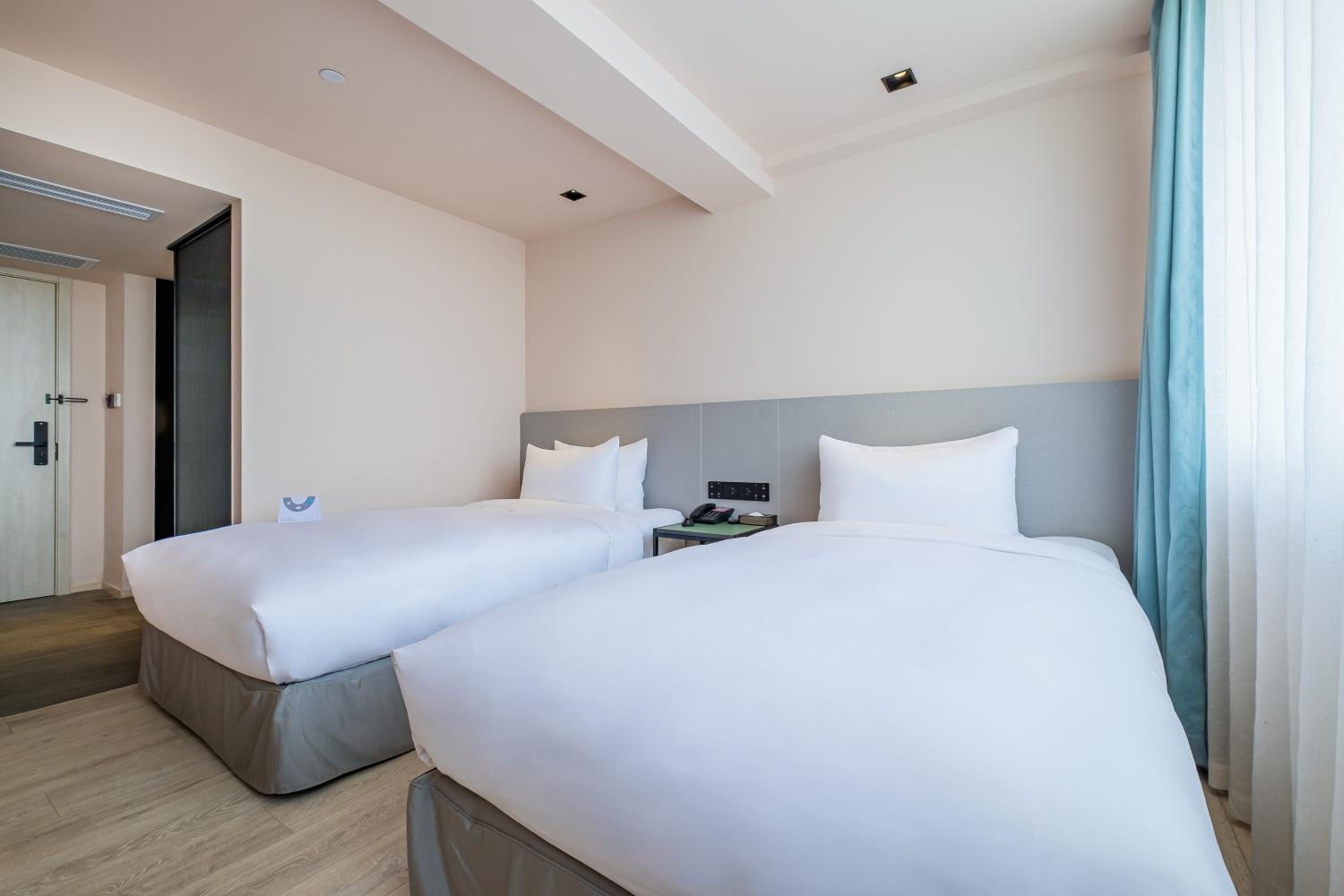 Superior Twin Room - Photo 9