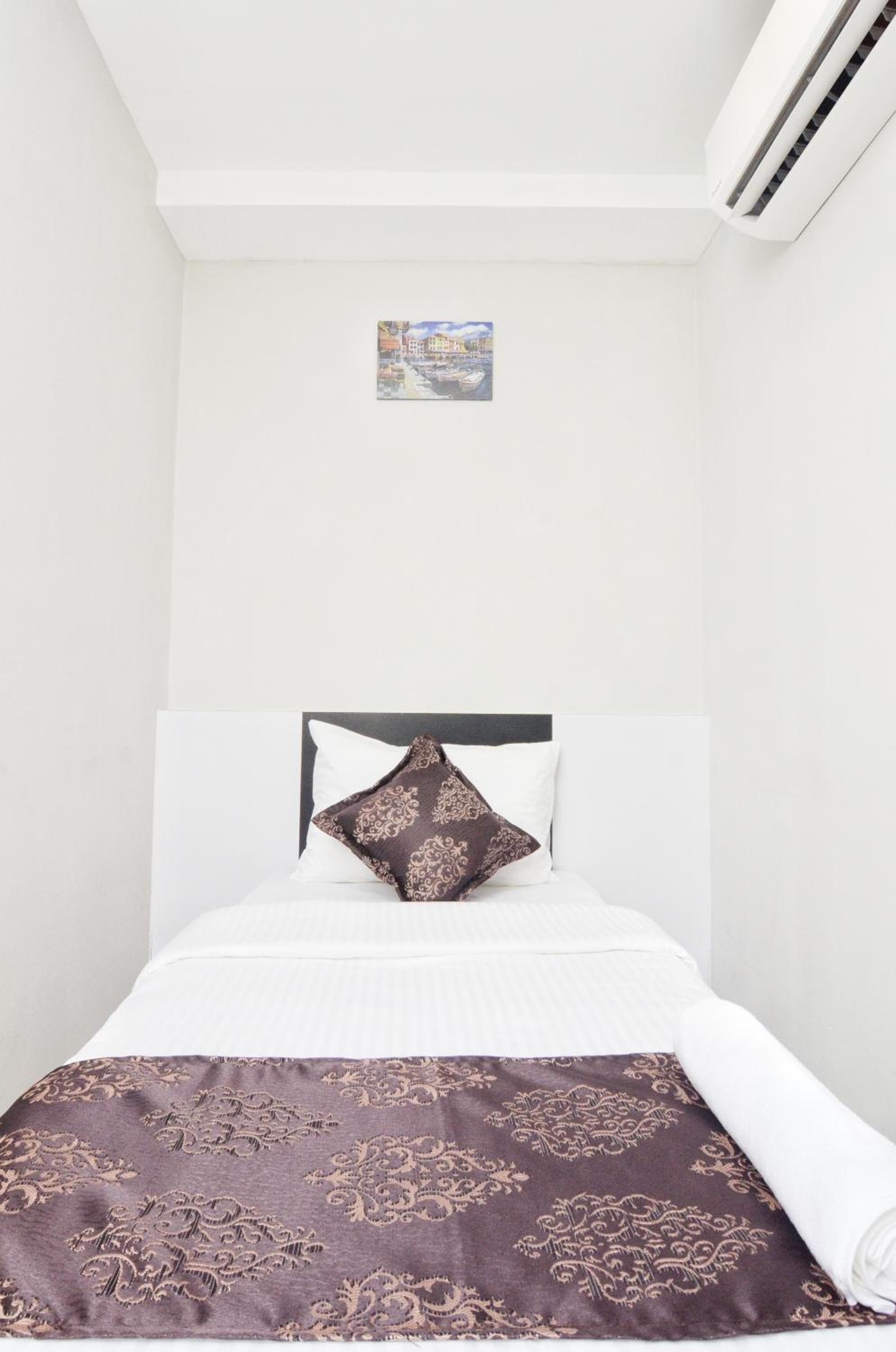 Single Room photo 3