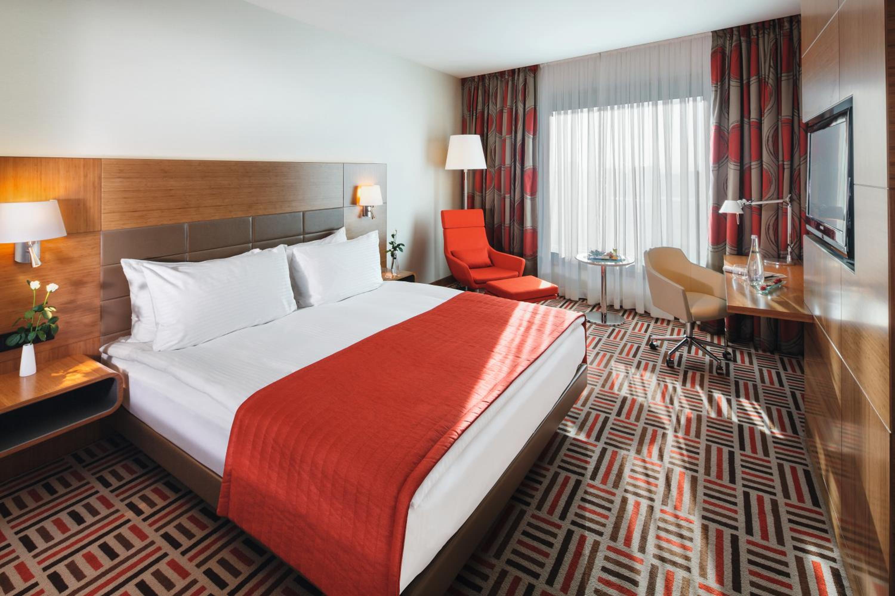 Deluxe King Room photo 1
