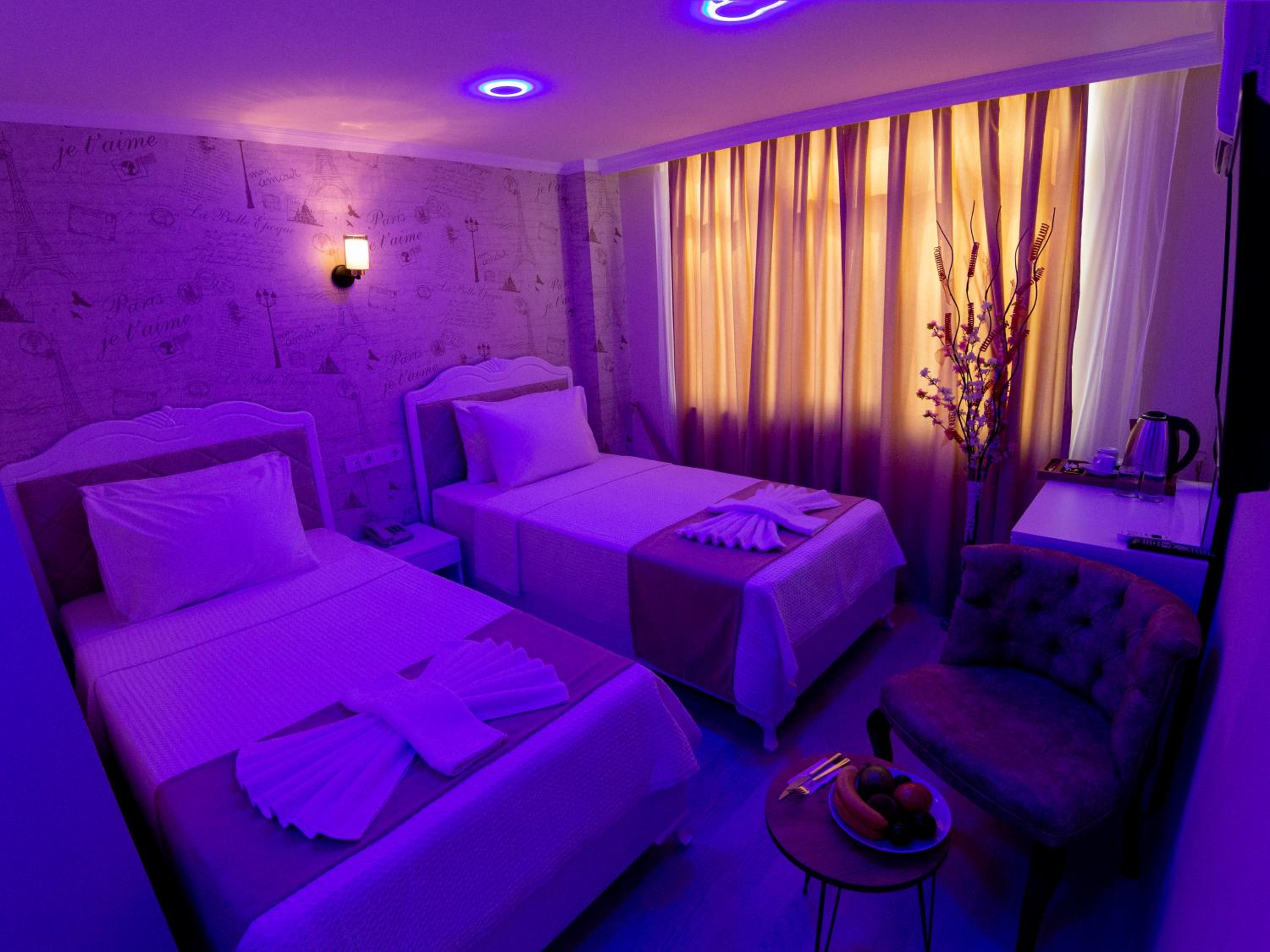 Standard Twin Room photo 2