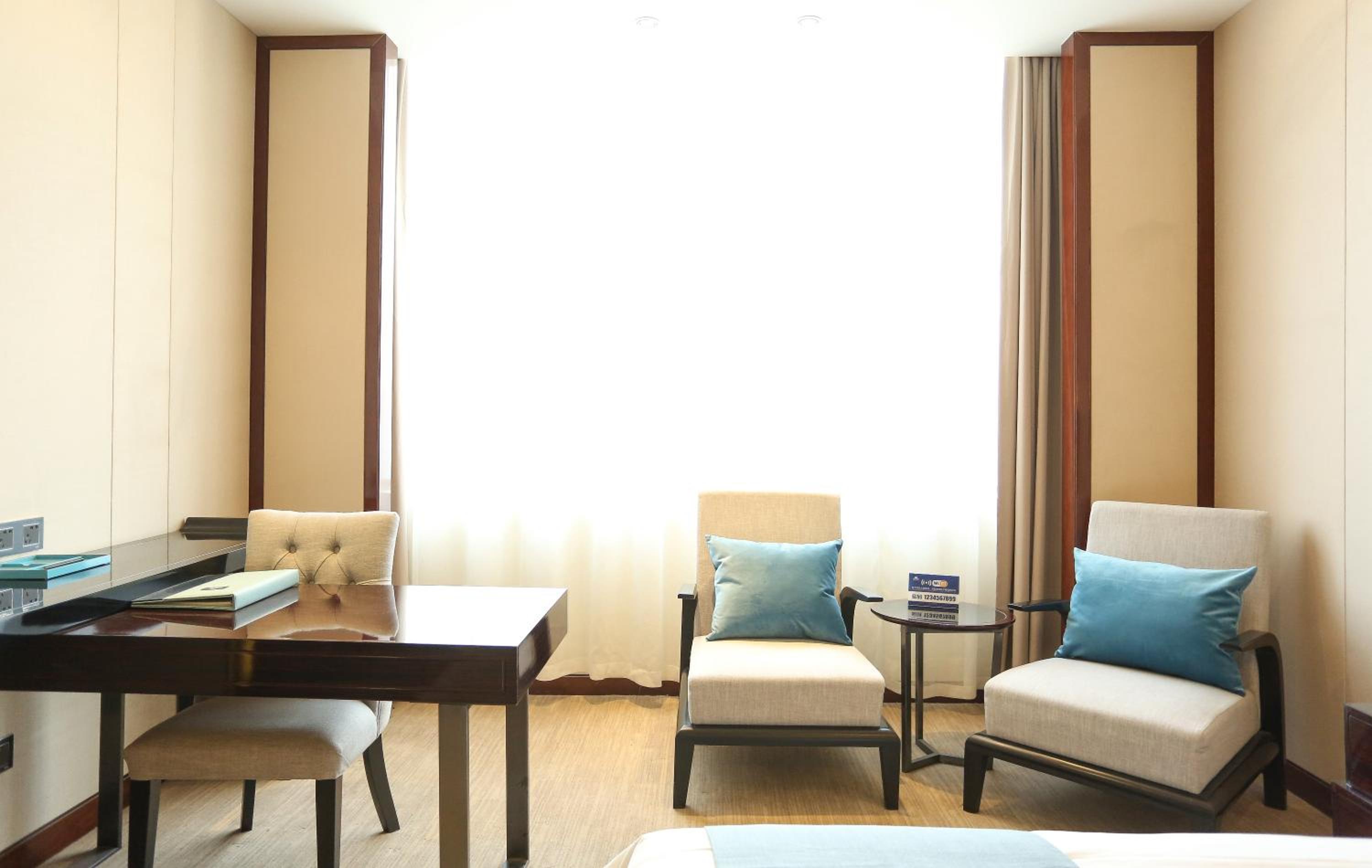 Executive King Suite - Smoking photo 3