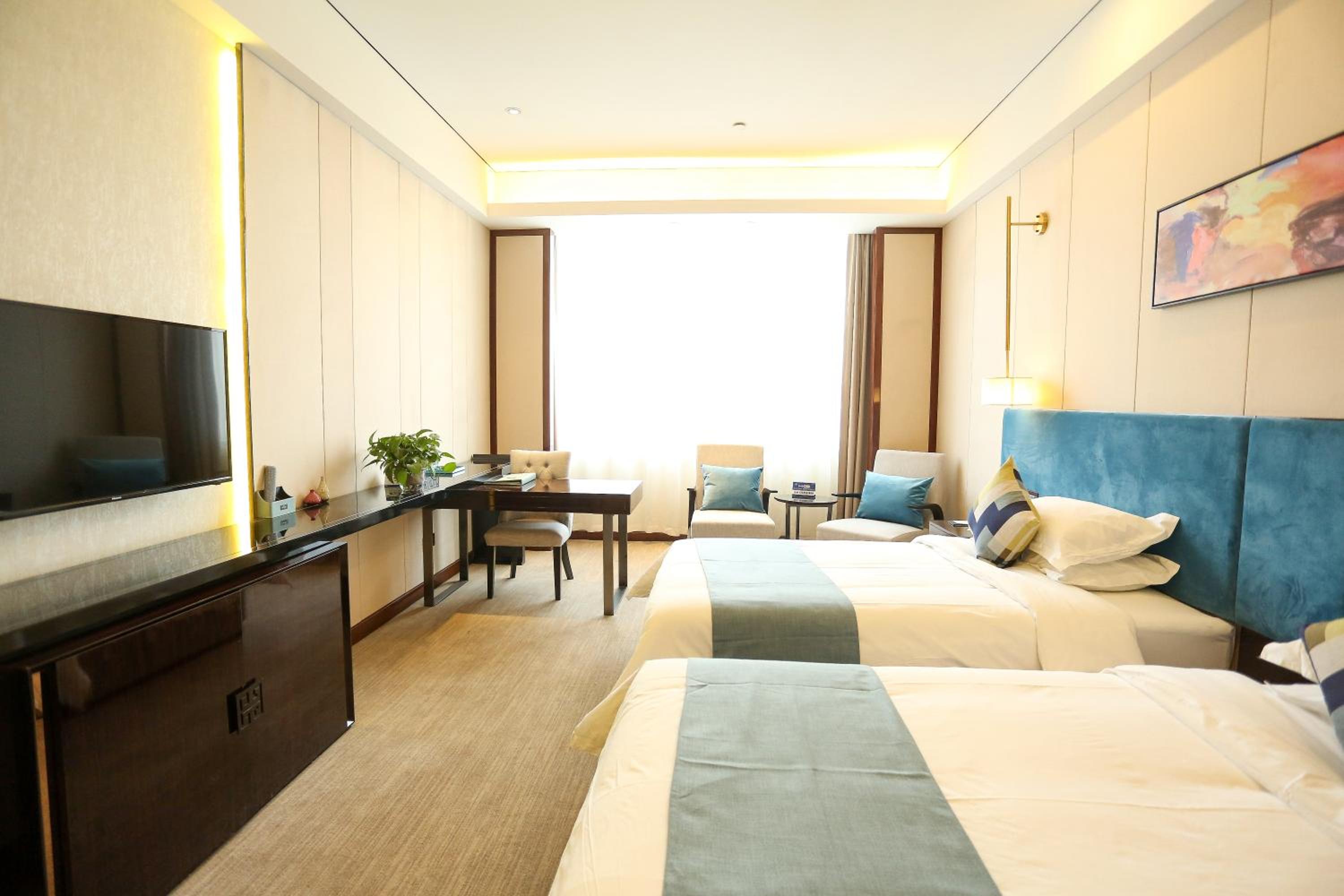 Deluxe Double Room with Two Double Beds - Non-Smoking photo 2