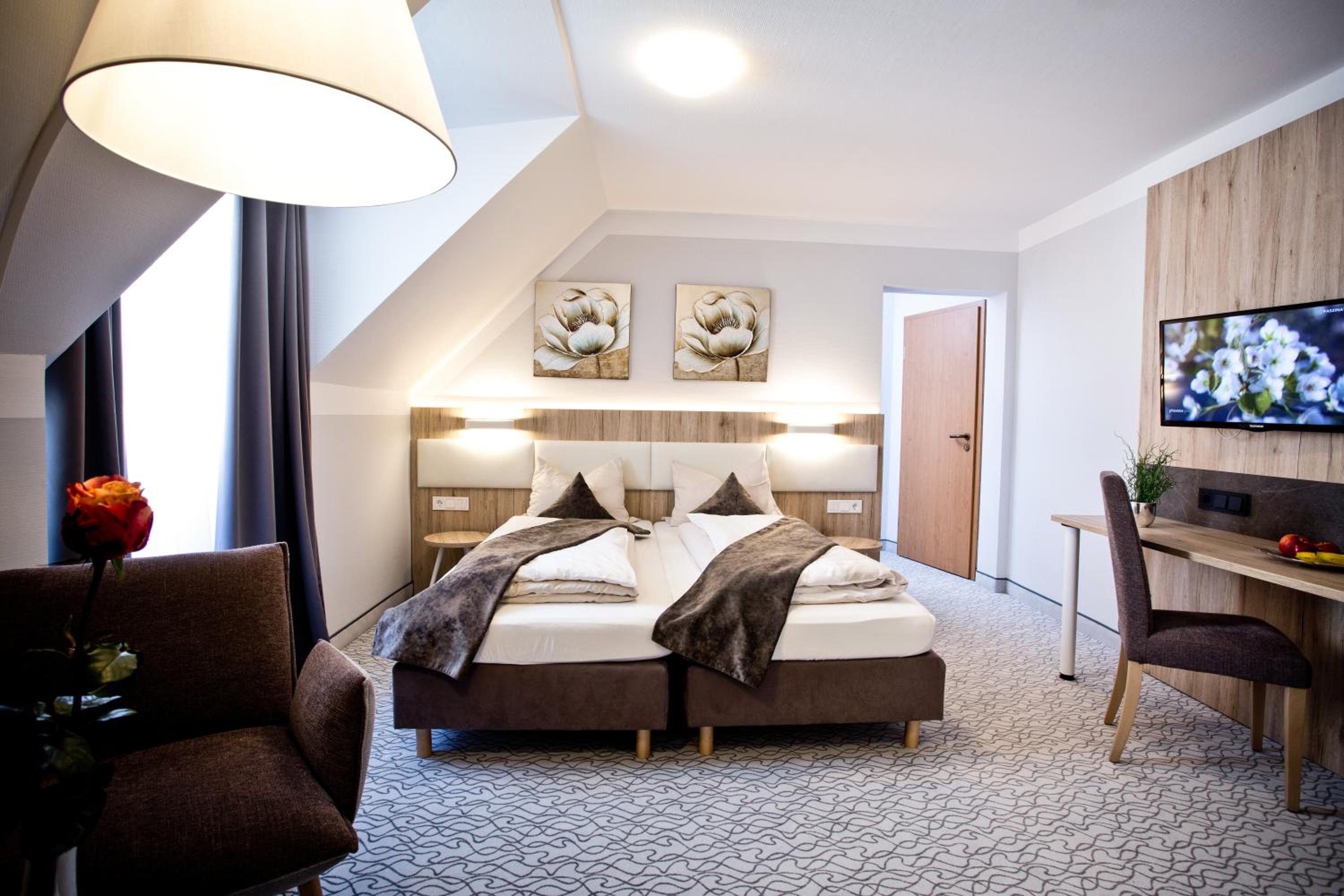 Large Double or Twin Room