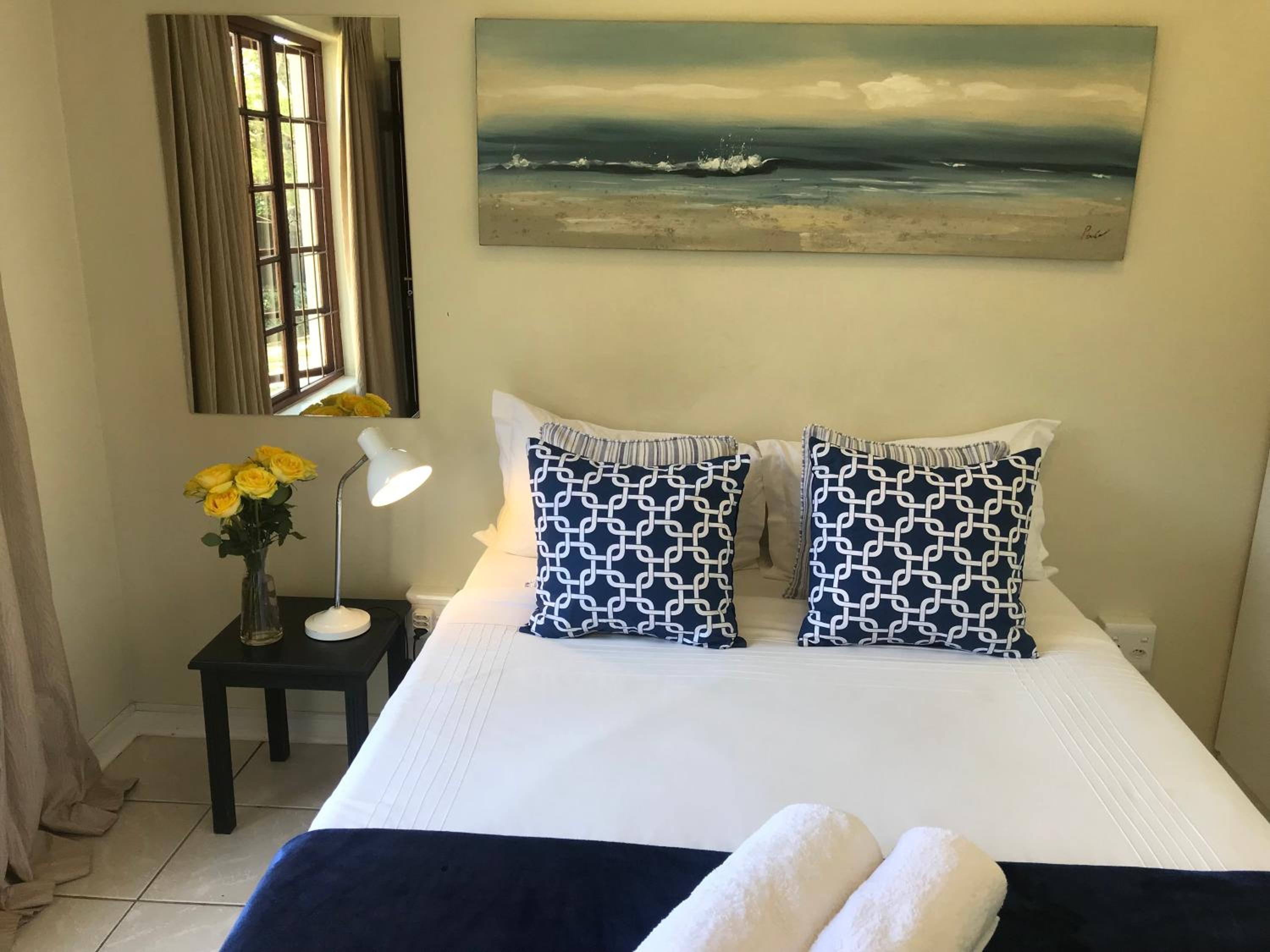 Budget Double Room - Photo 2
