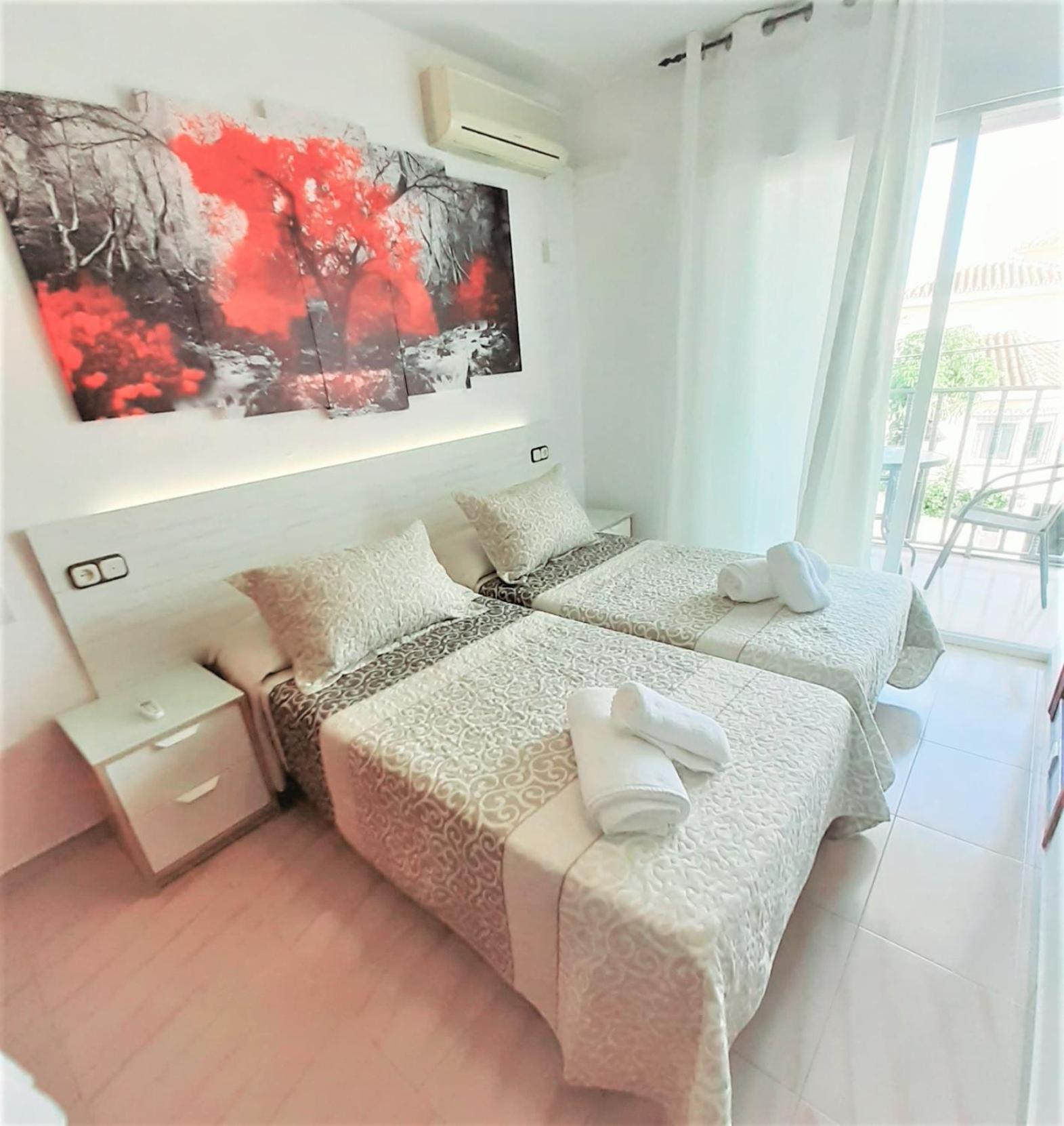 Double or Twin Room with Balcony photo 2