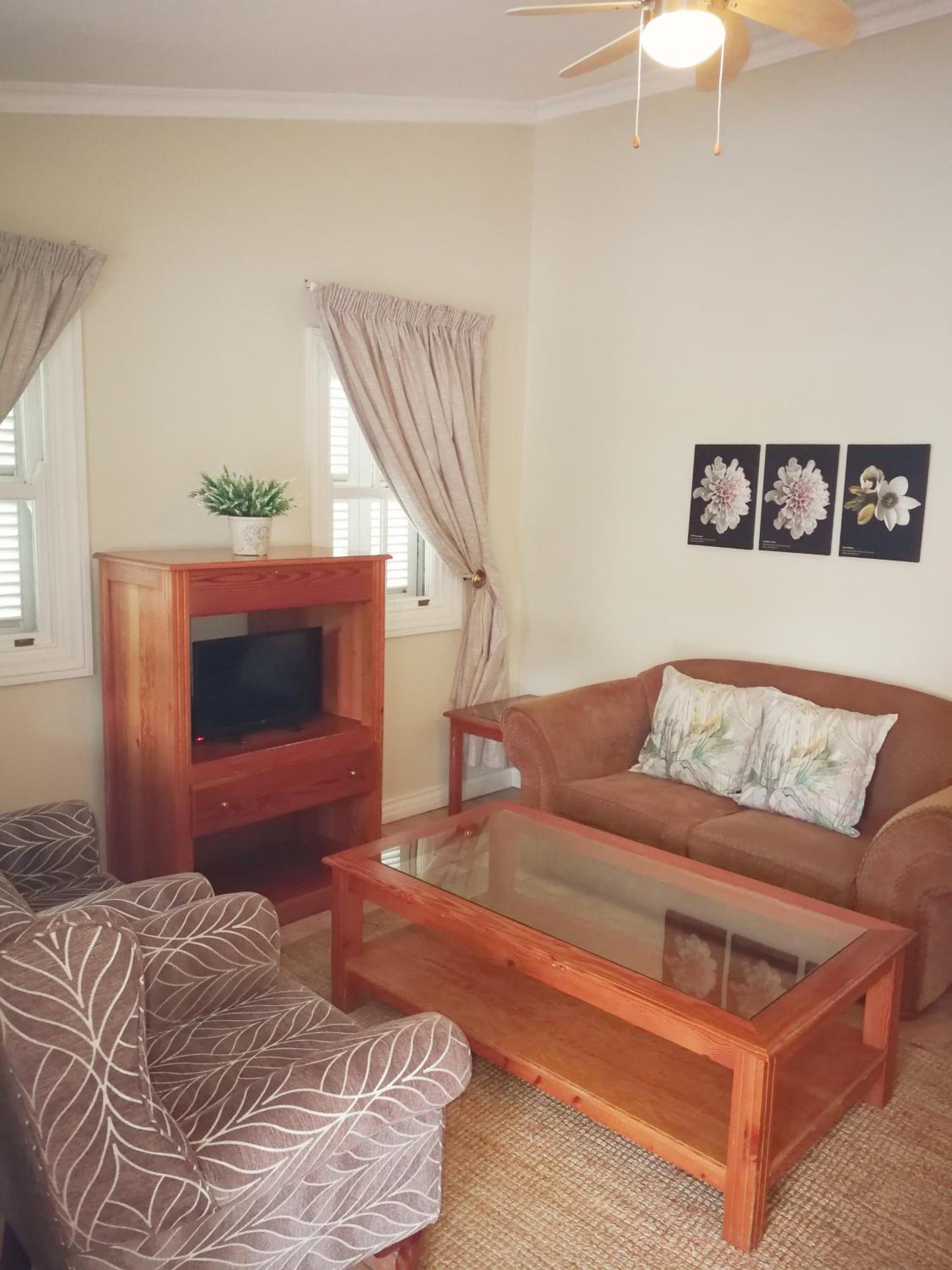 Cottage - Photo 1