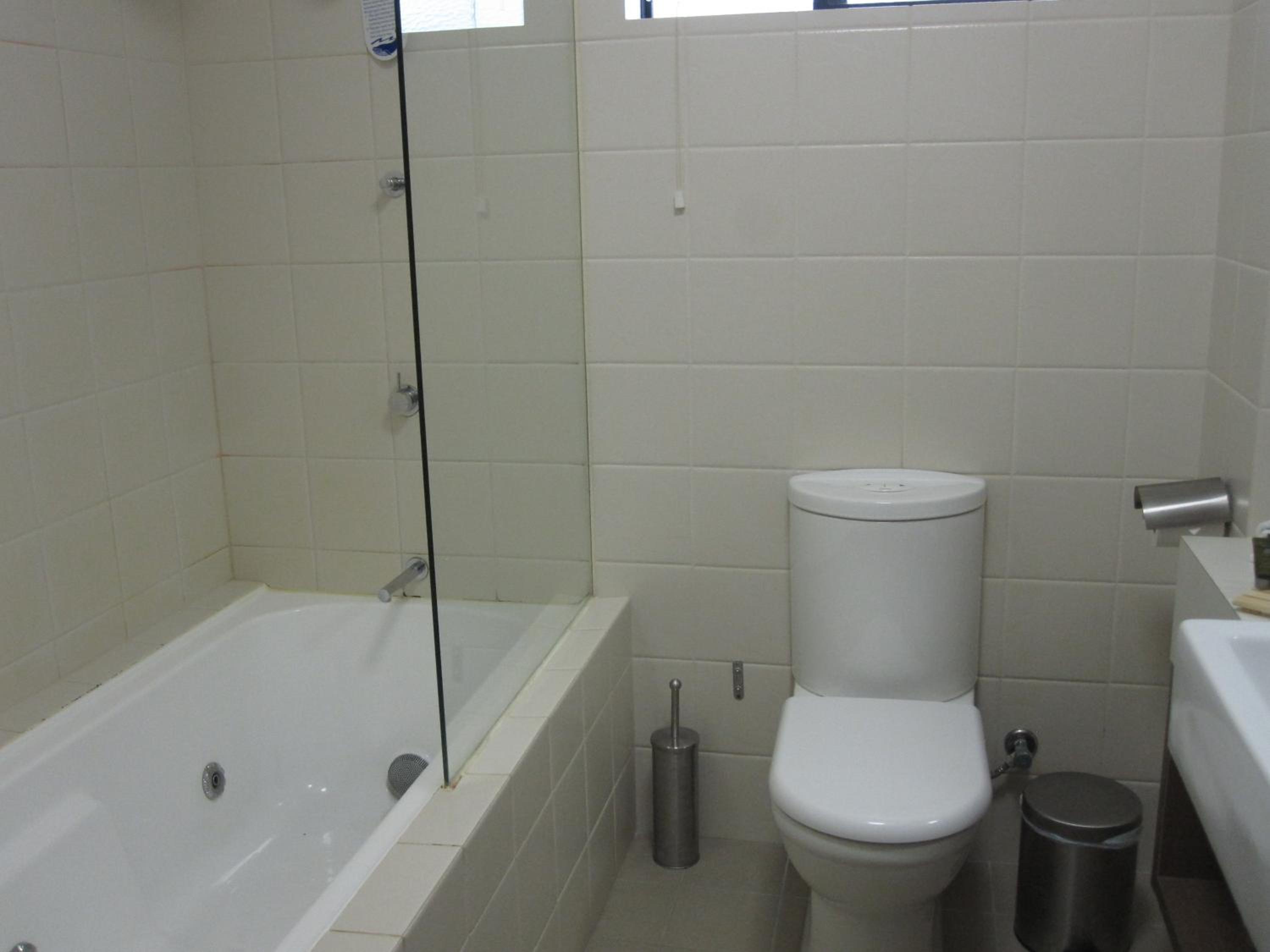 One-Bedroom Spa Apartment - Photo 6