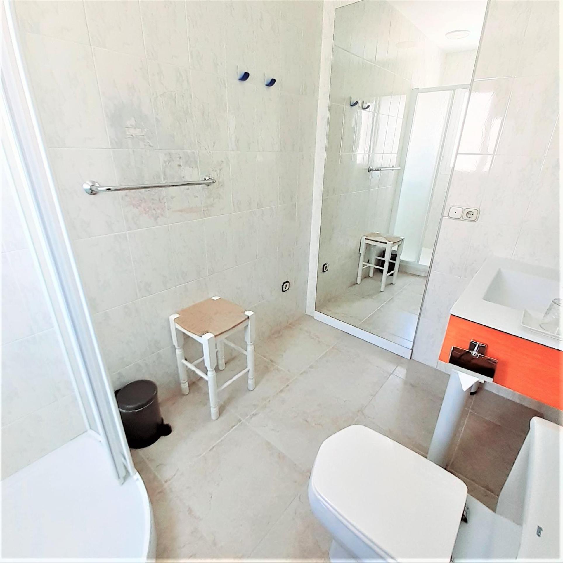 Double or Twin Room - Photo 9