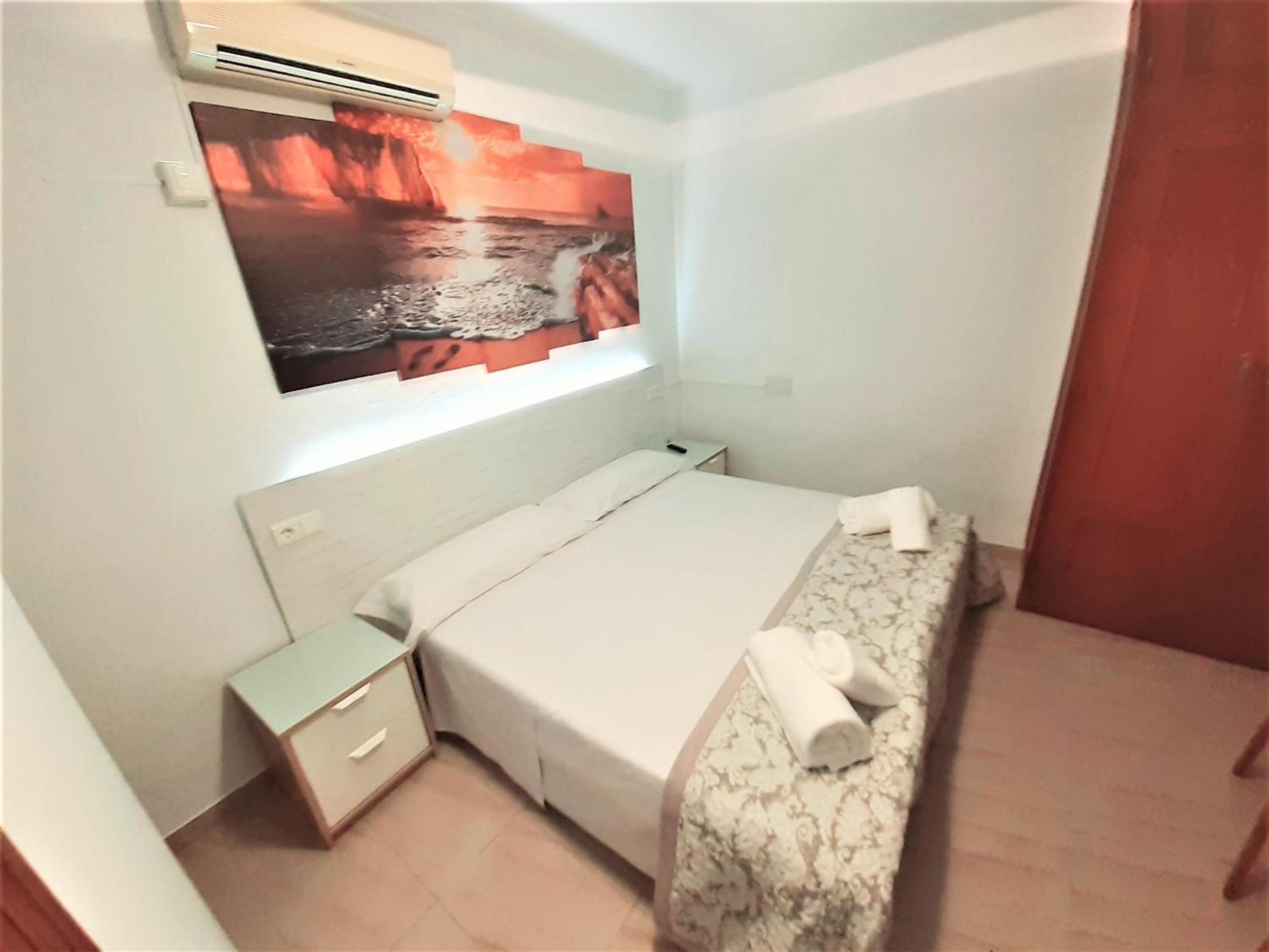 Double or Twin Room - Photo 3