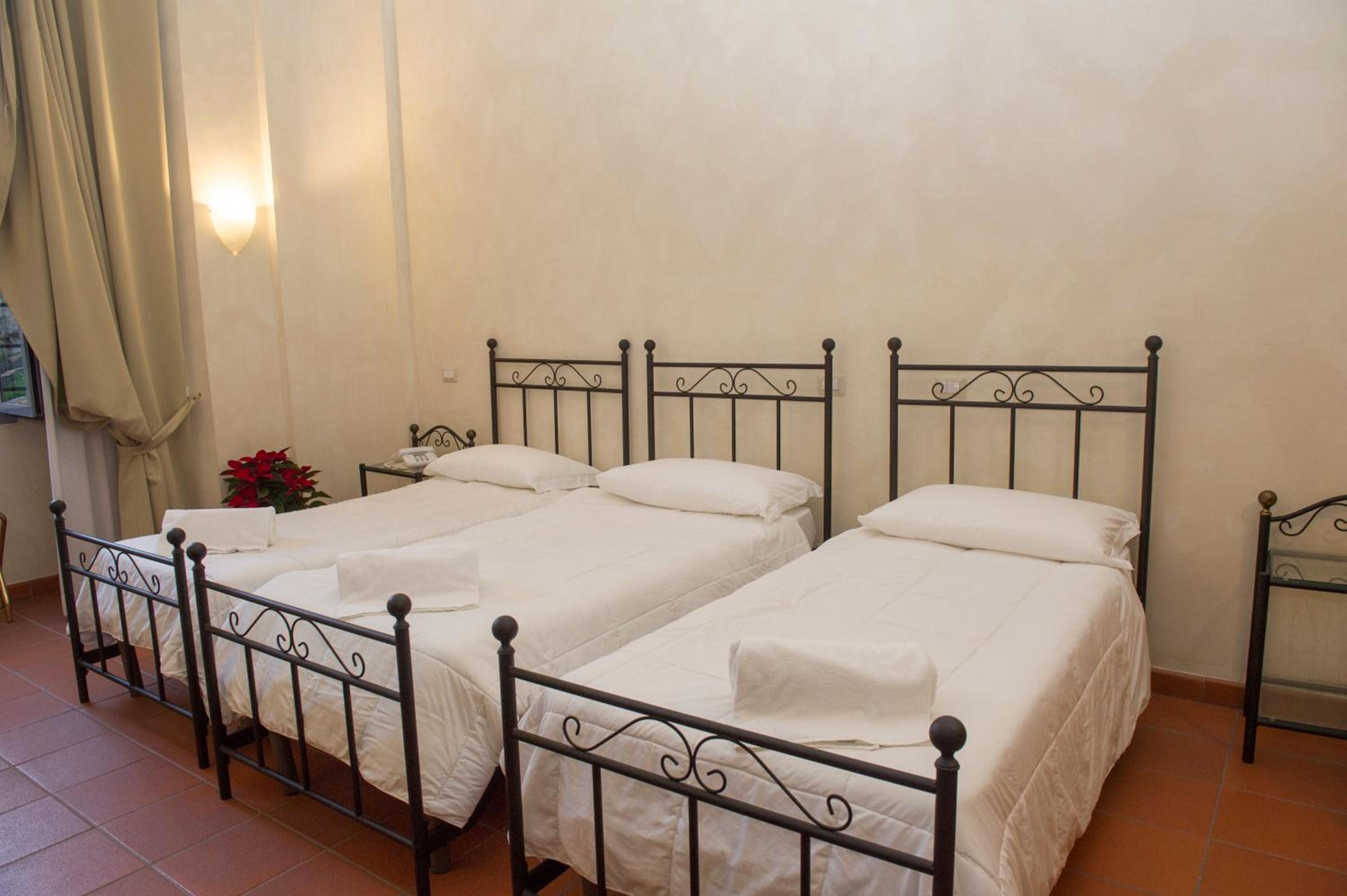 Triple Room photo 3