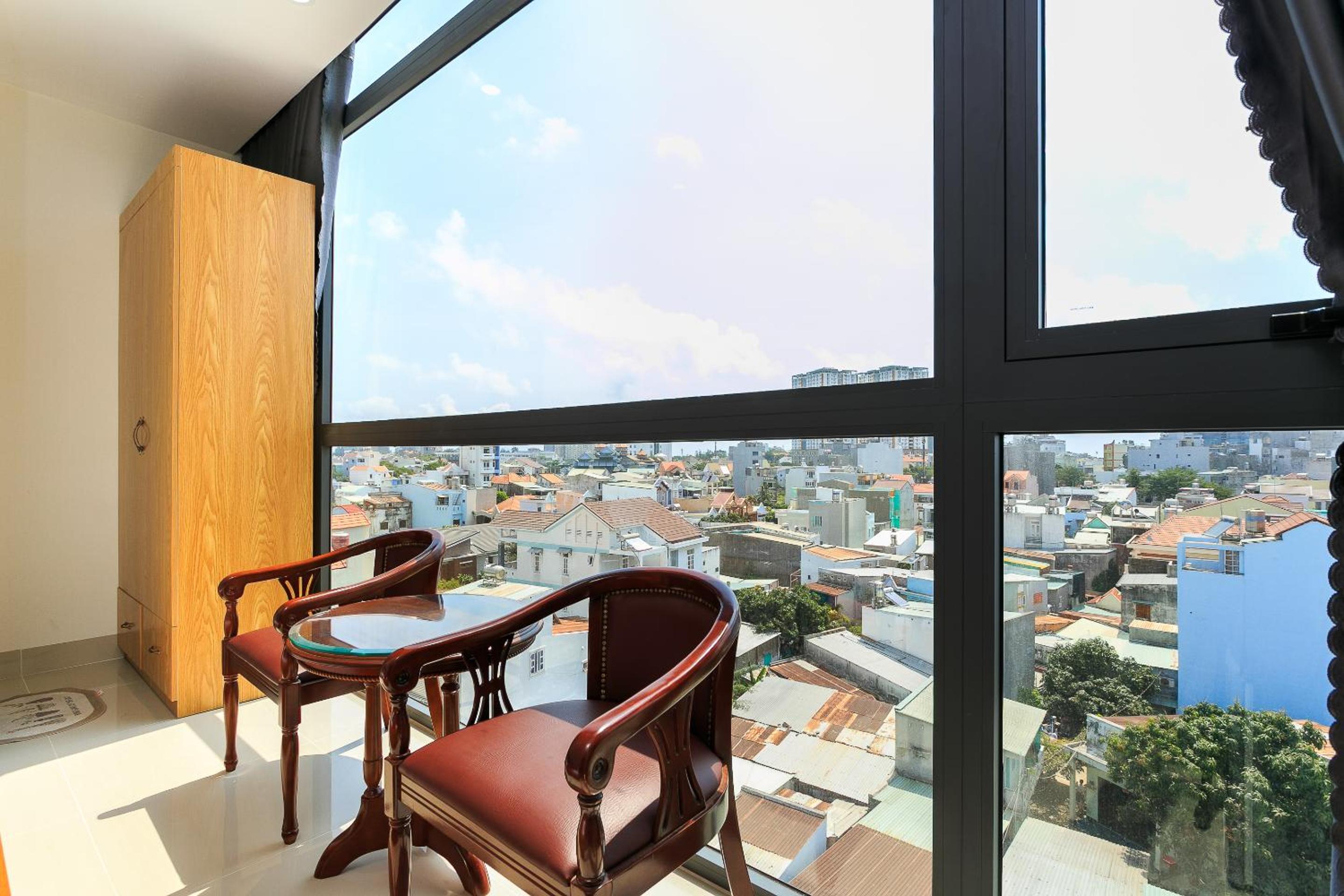 Superior Double Room with City View - Photo 6
