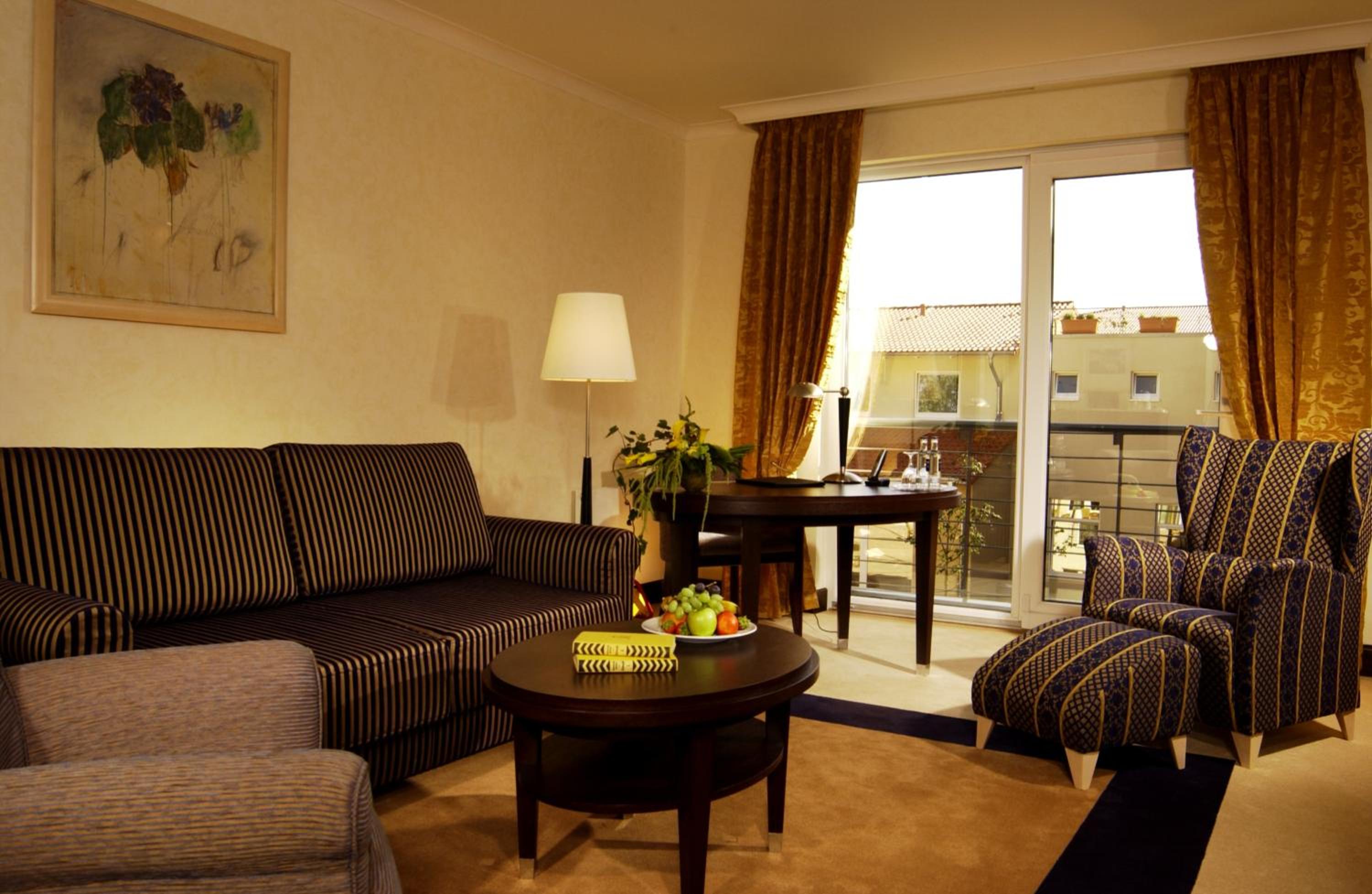 Suite - Photo 4
