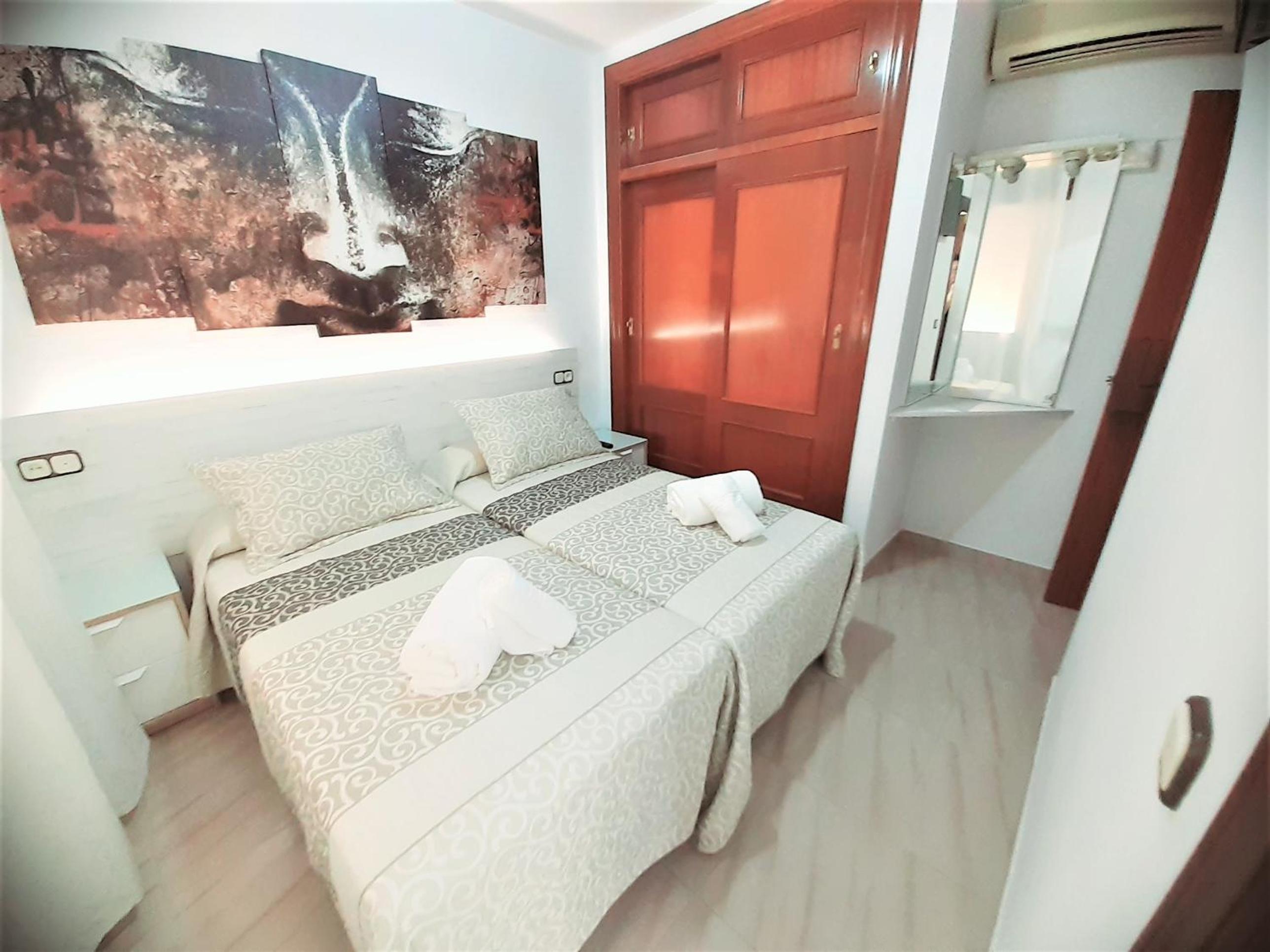 Double or Twin Room - Photo 2