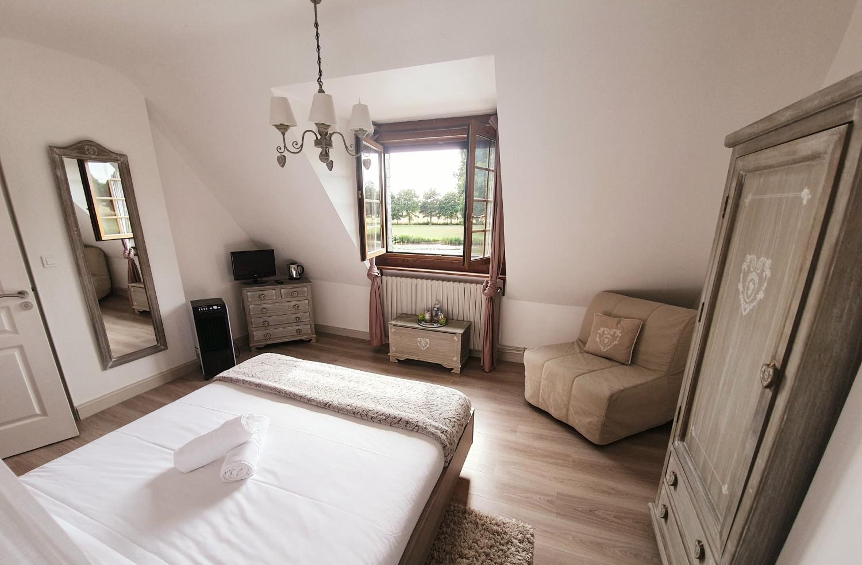 Triple Room with Lake View photo 2