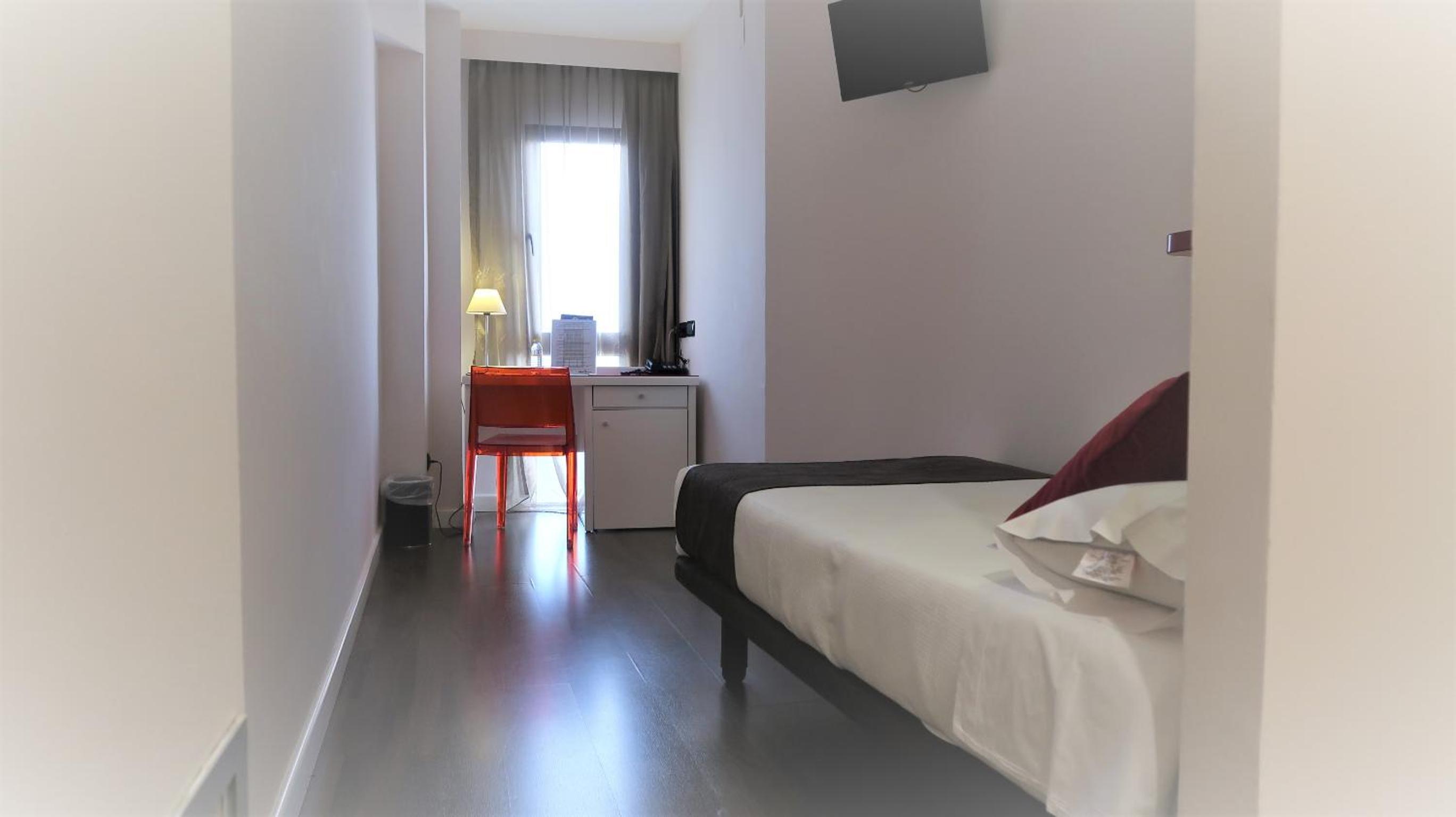 Single Room photo 3