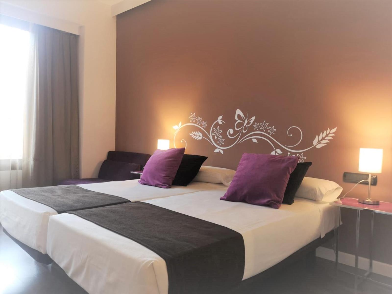 Double Room - Photo 8