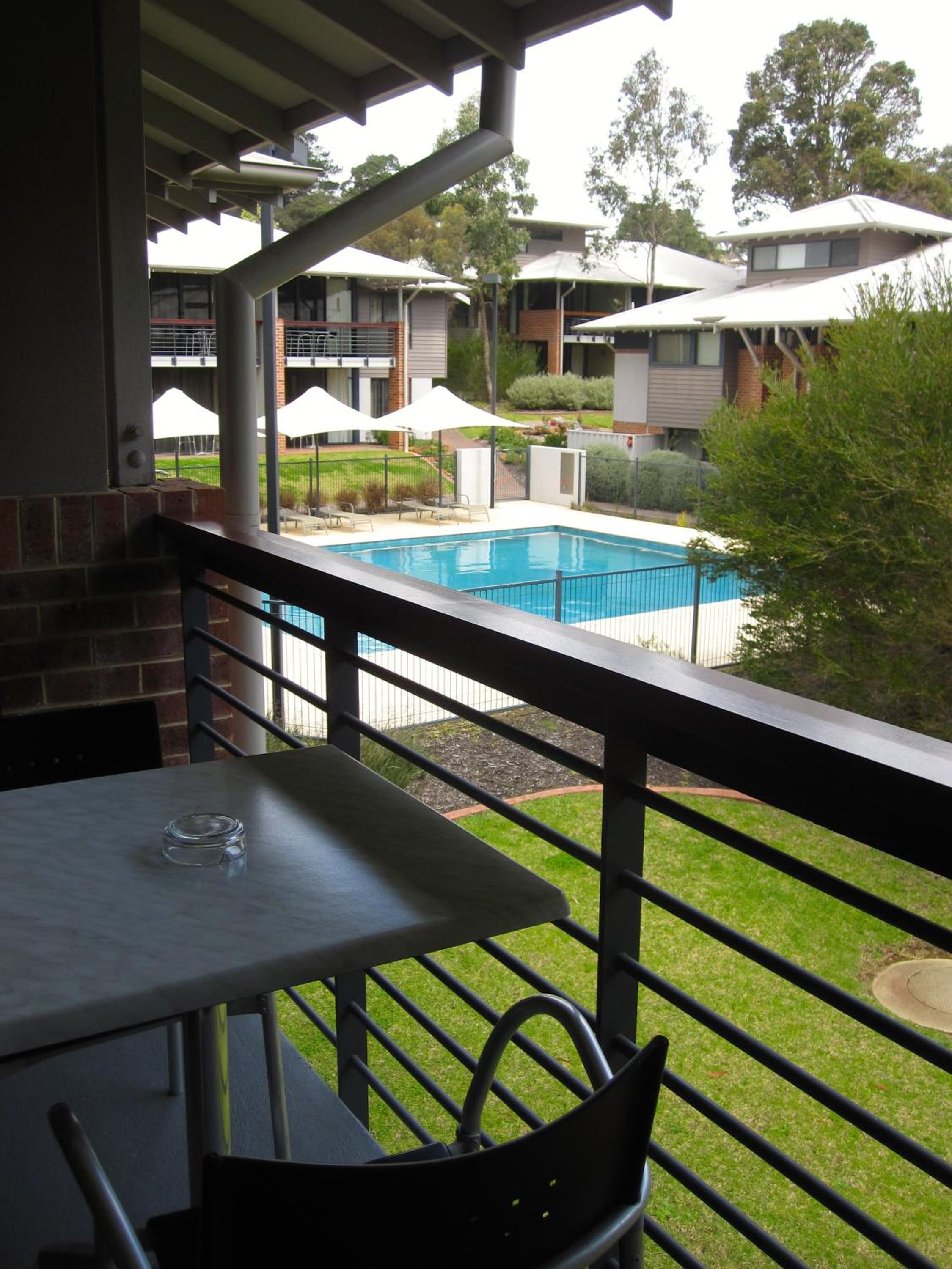 One-Bedroom Spa Apartment - Photo 4