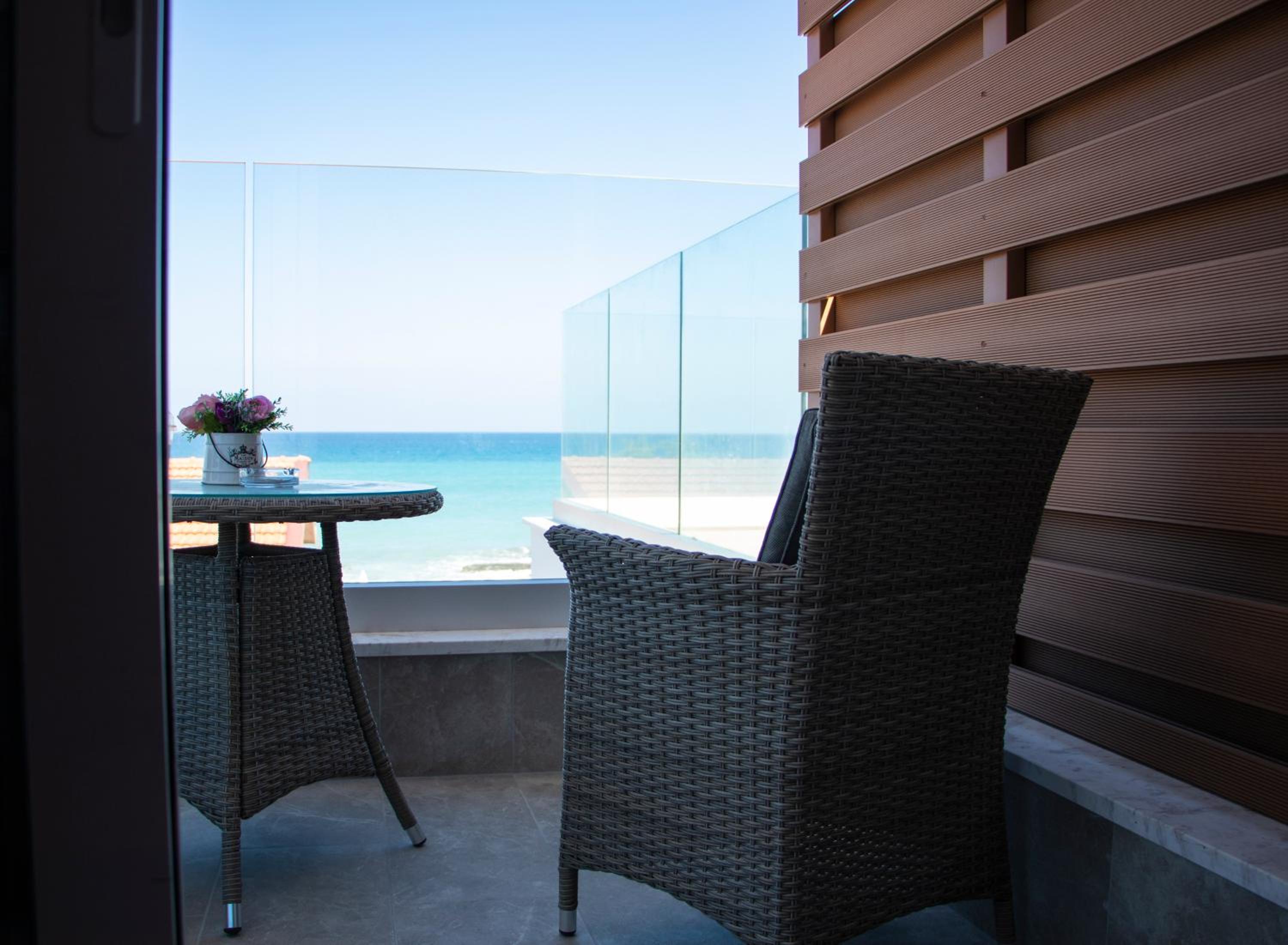Studio Apartment with Sea View - Photo 2