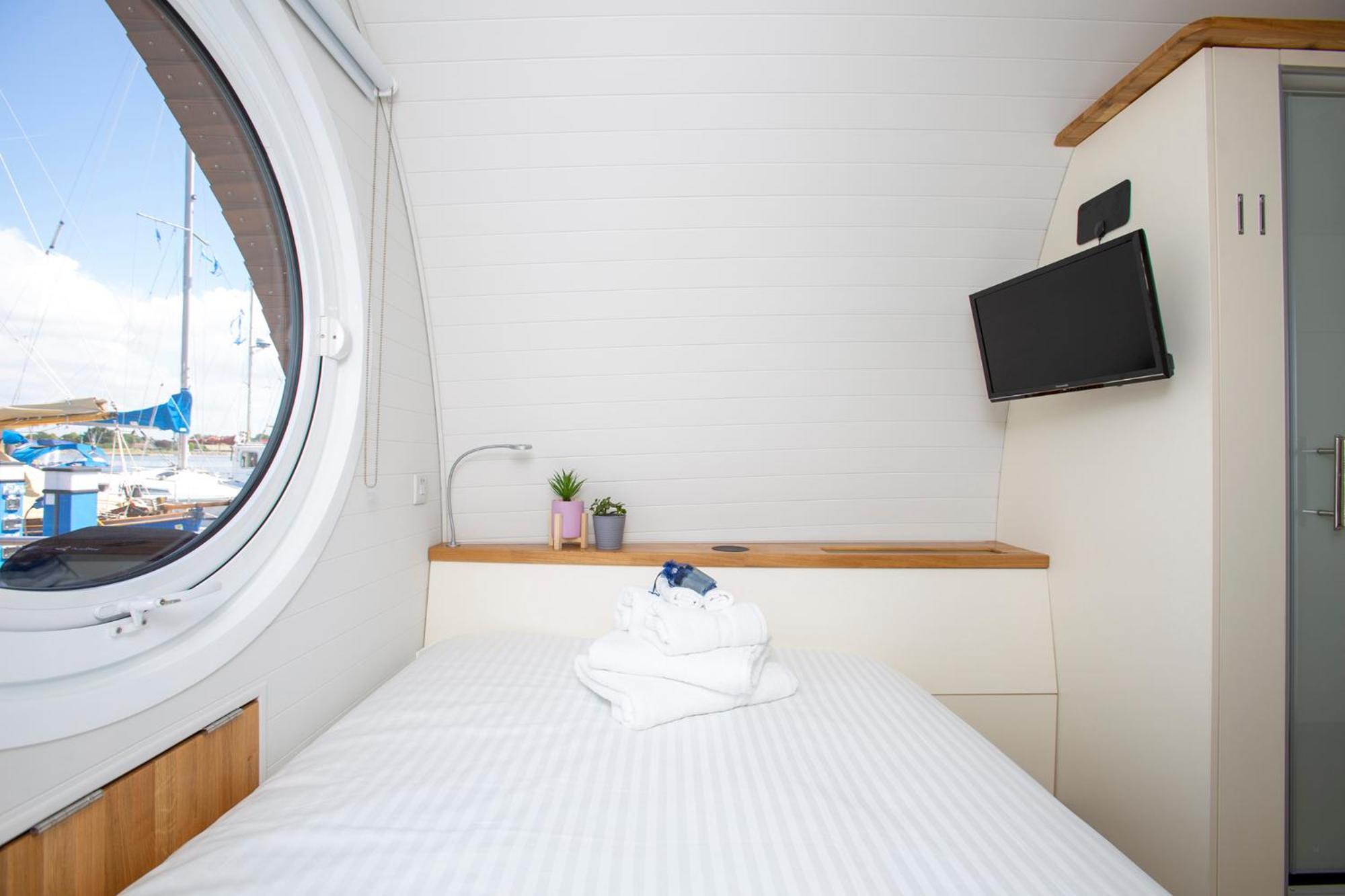Deluxe Double Room - Photo 22