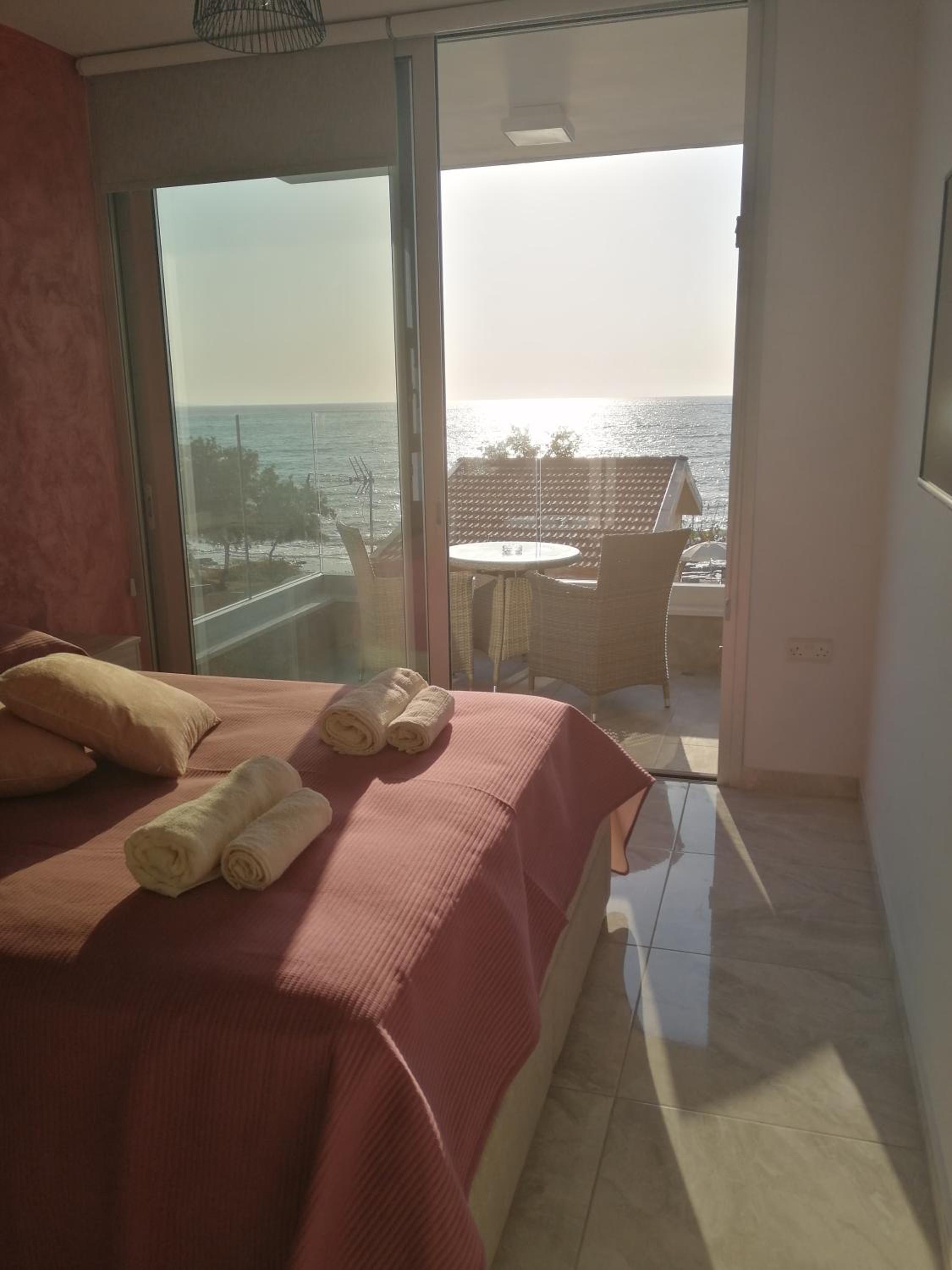 Studio Apartment with Sea View - Photo 4