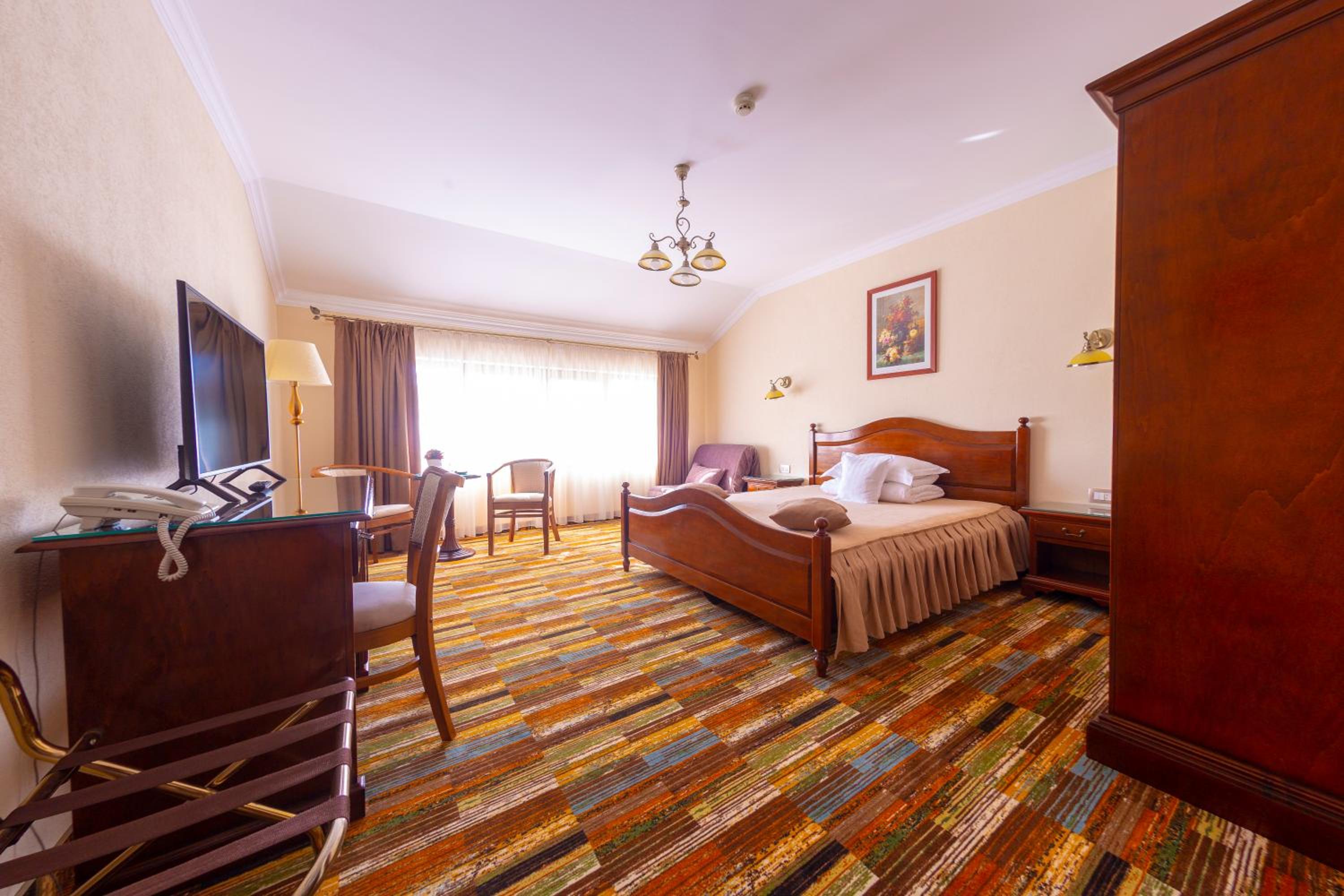 Deluxe Double Room - Photo 1
