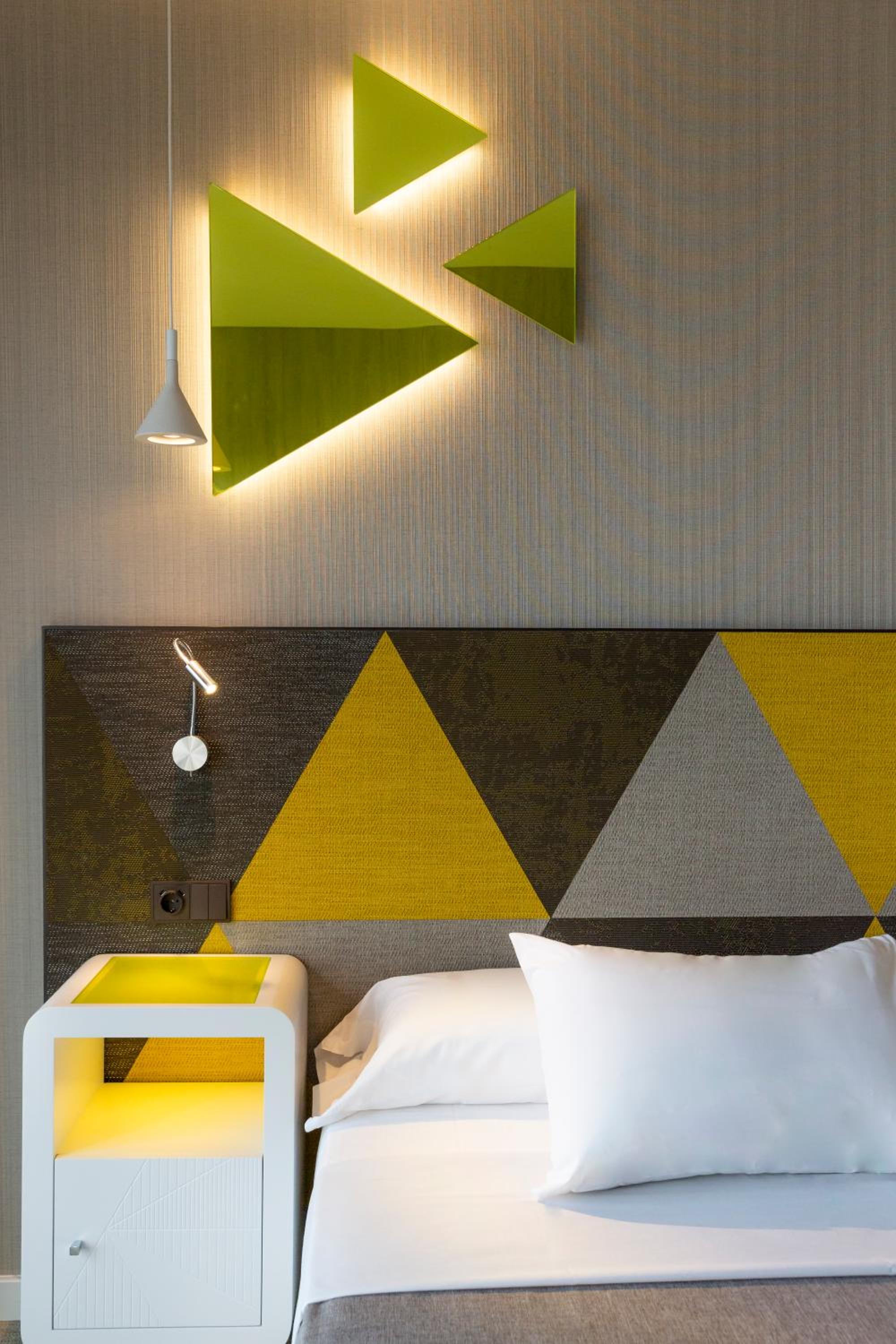 Standard Twin Room with Sofa