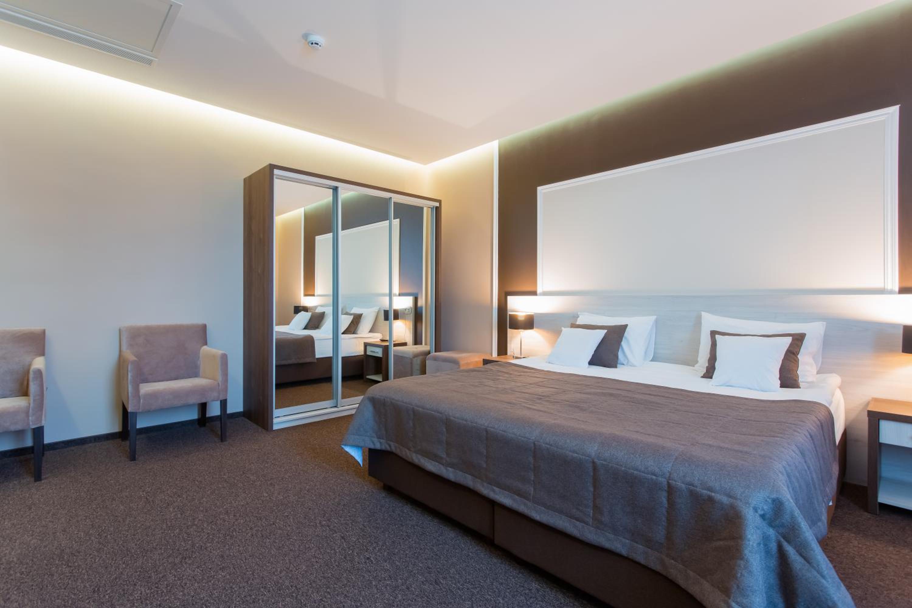 Junior Suite in Villa with Garden View and Access to the Spa