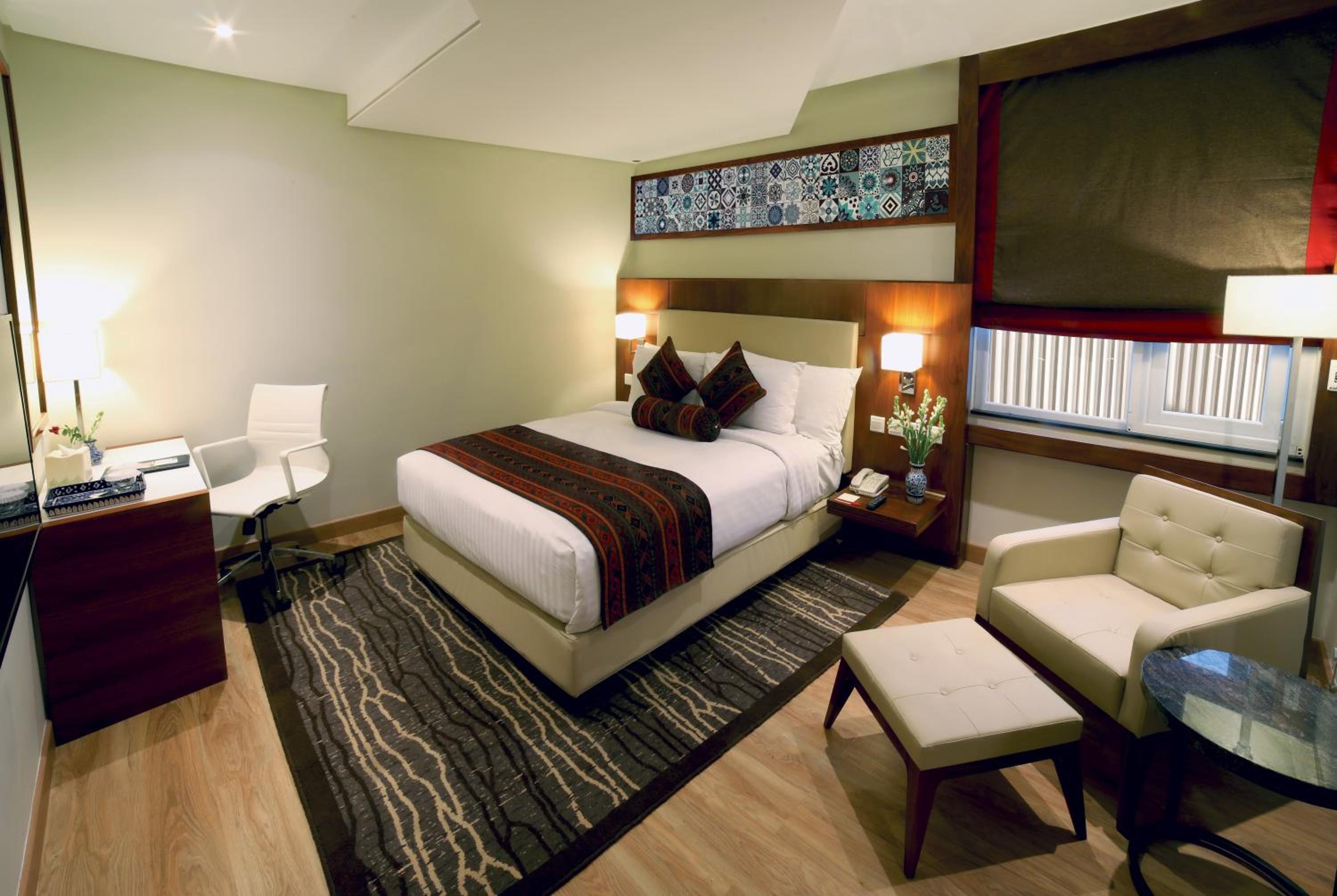 Deluxe Queen Room - Photo 4
