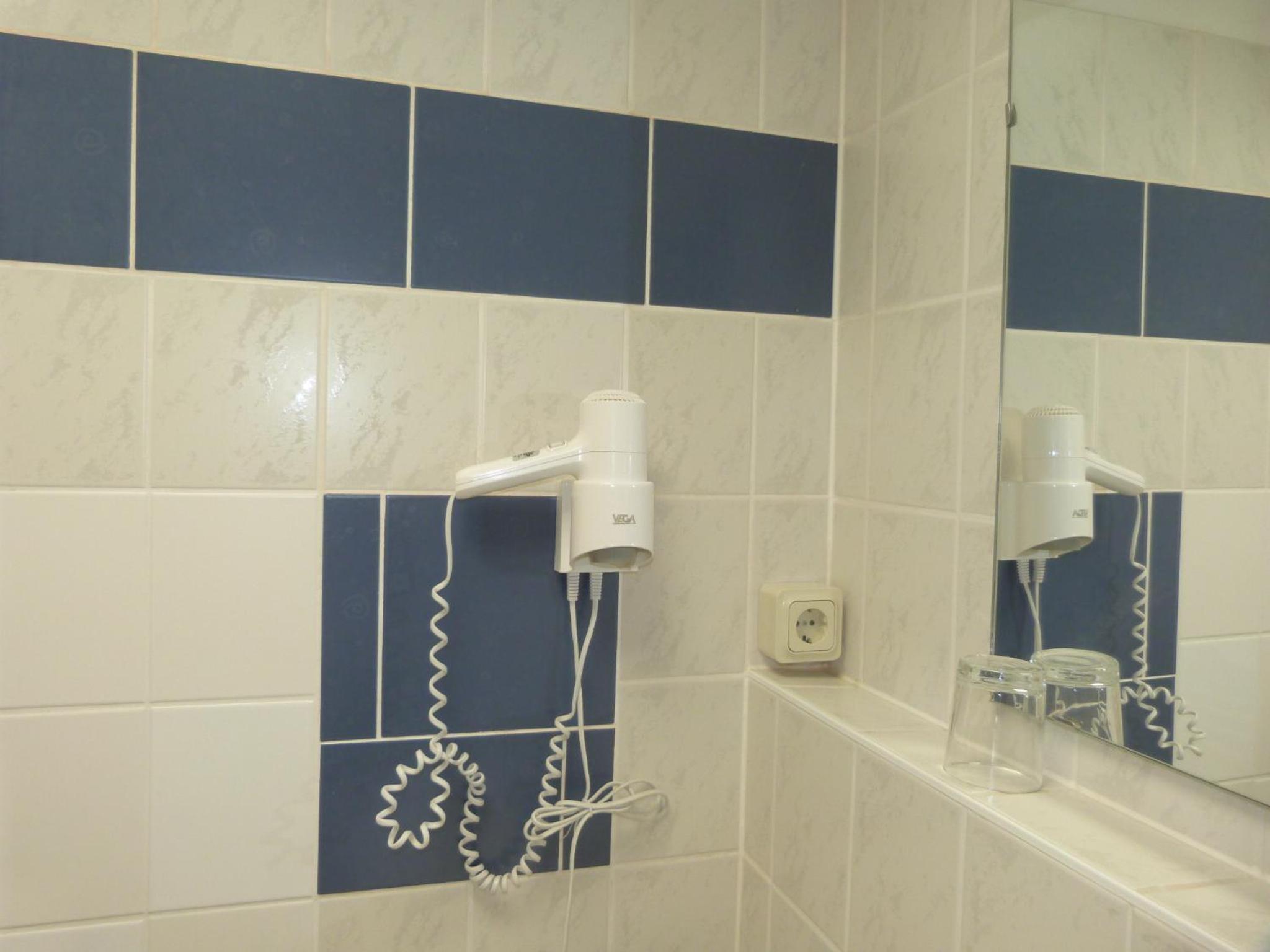Suite - Photo 8