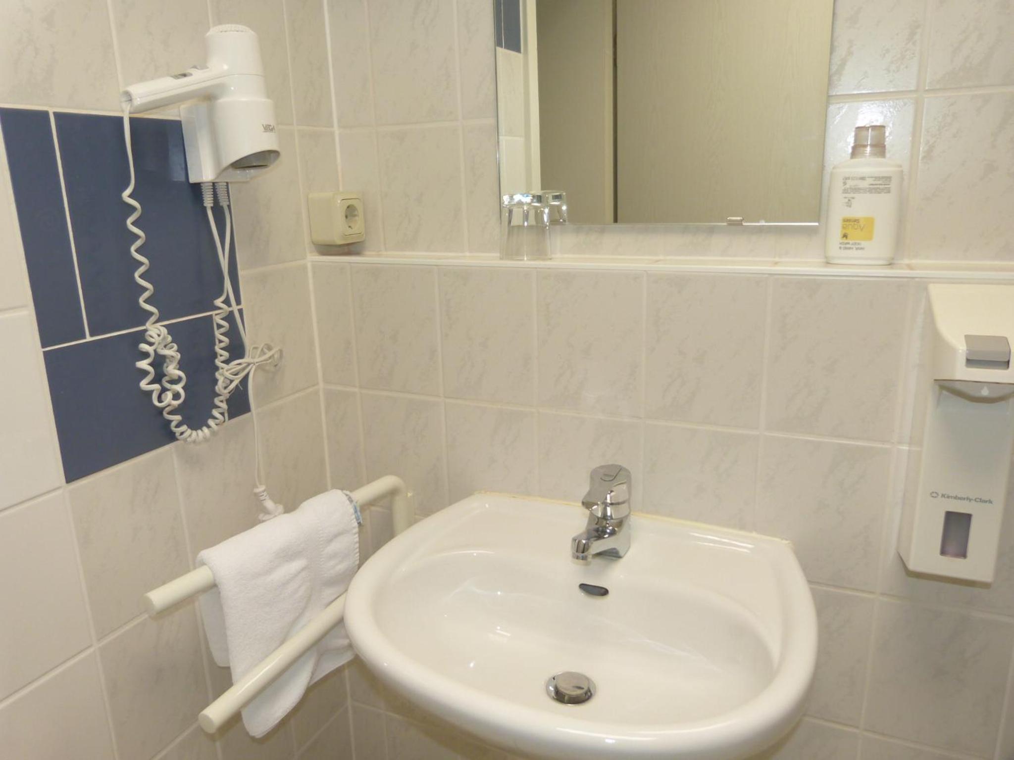 Suite - Photo 3