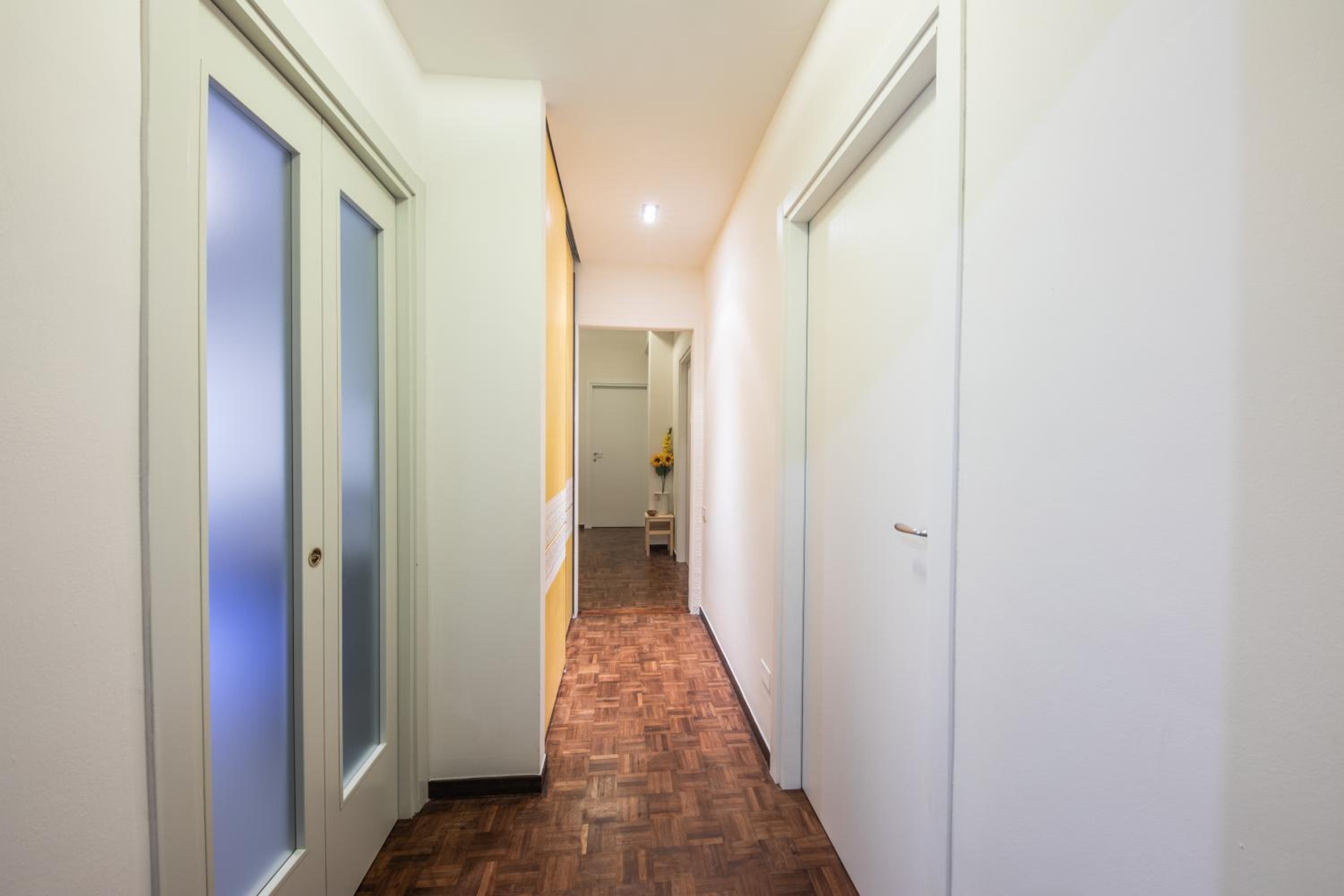 Three-Bedroom Apartment - Photo 31