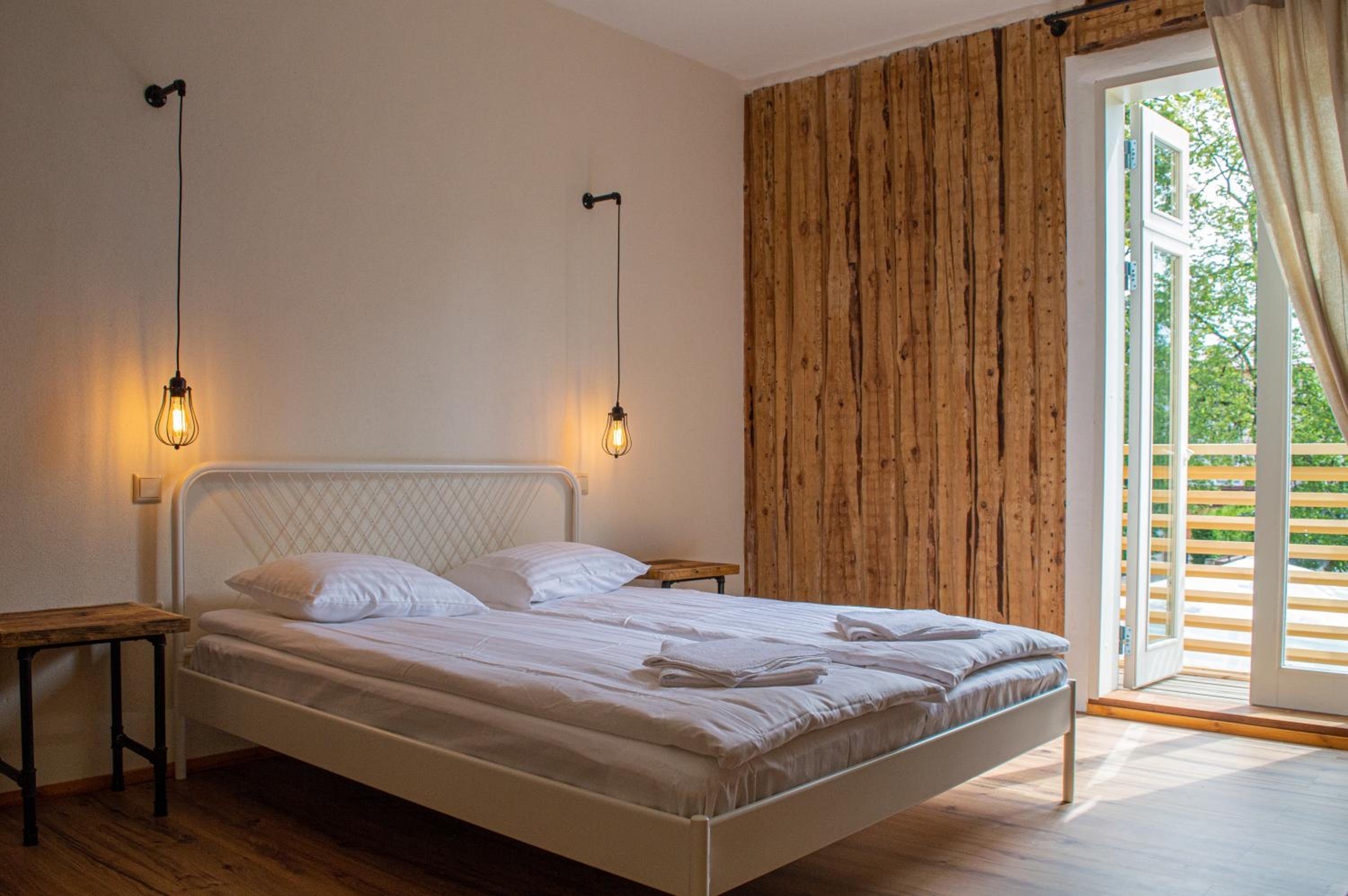 Double Room with Balcony - Photo 3
