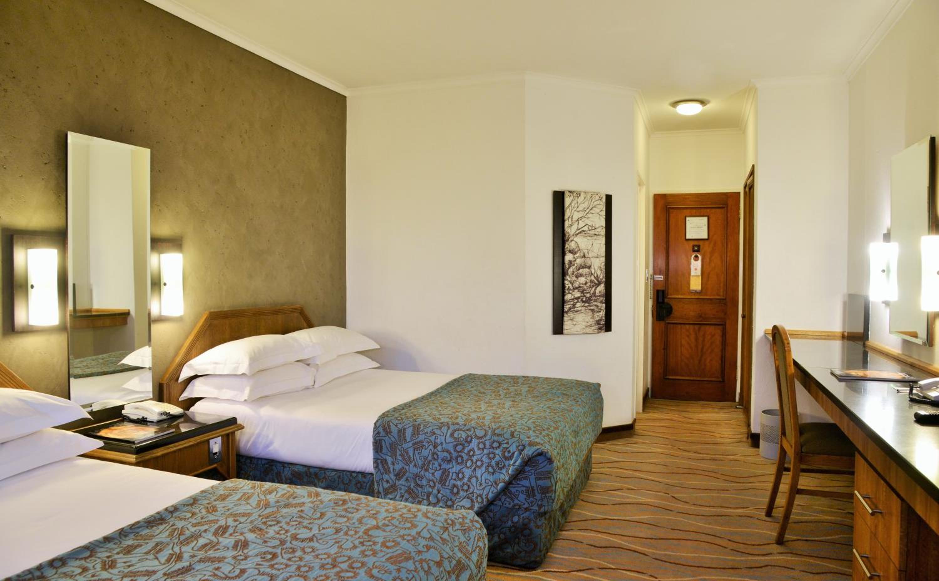 Standard Twin Room - Photo 1