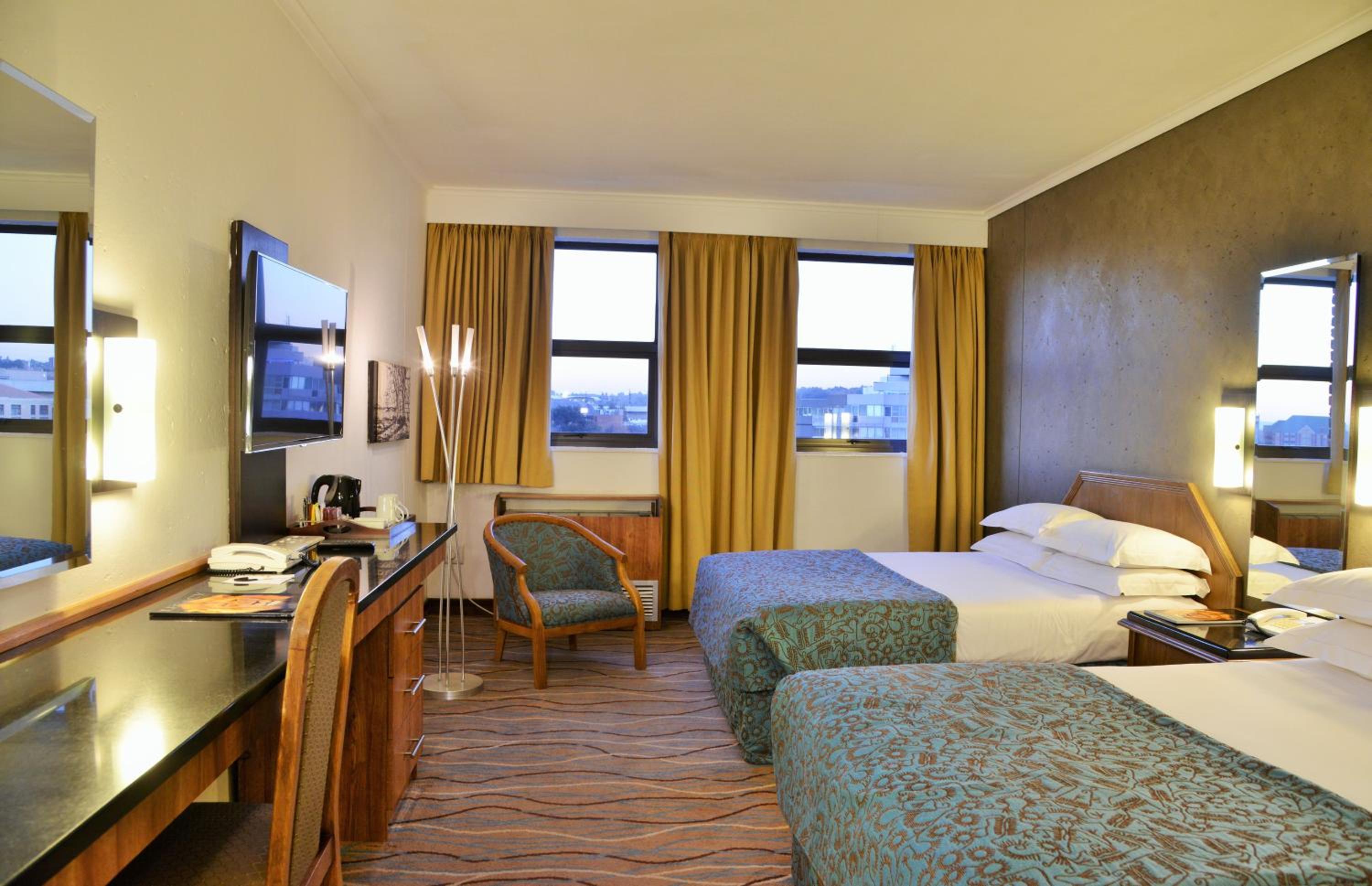 Standard Twin Room - Photo 3