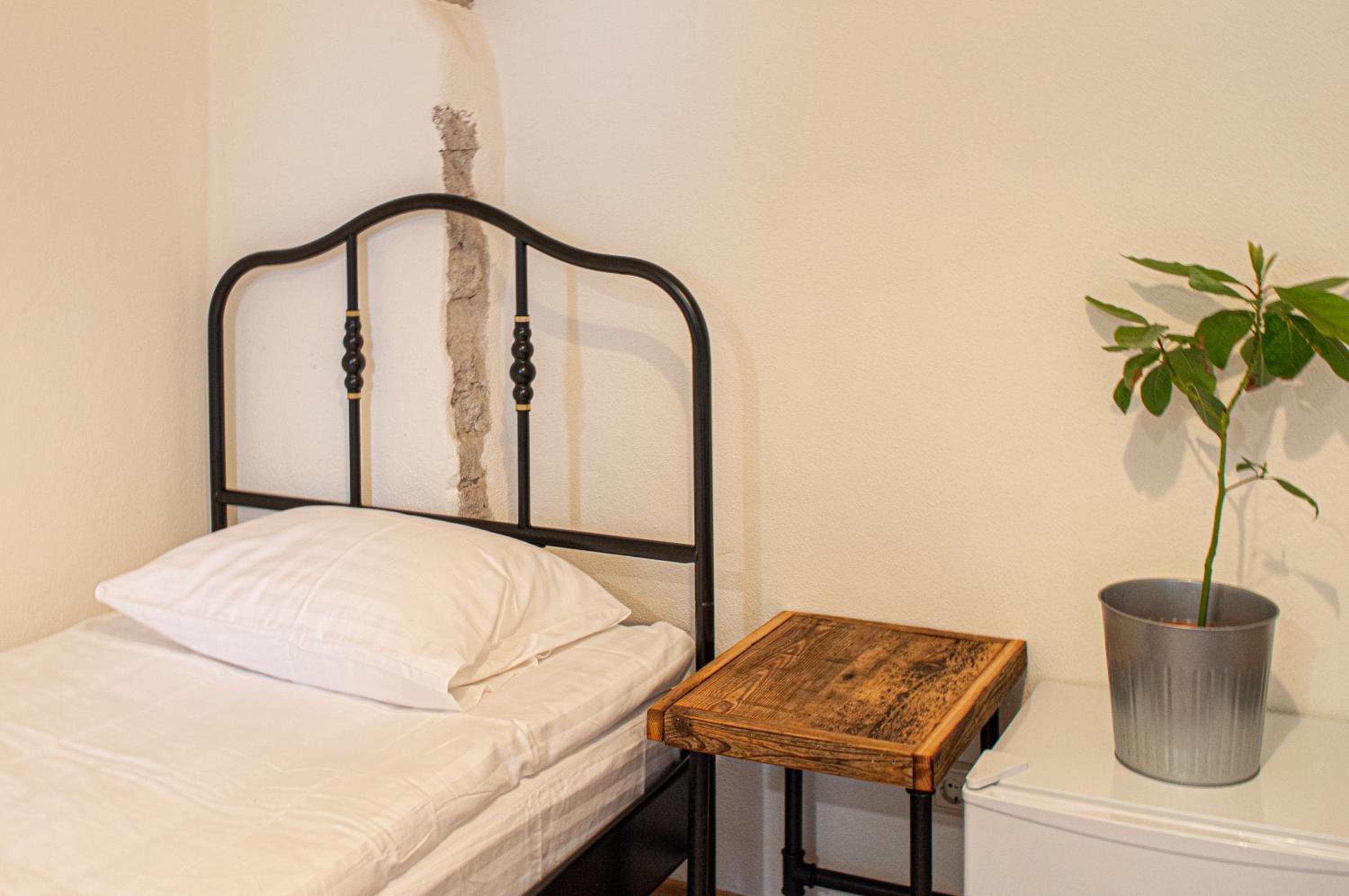 Standard Twin Room - Photo 3